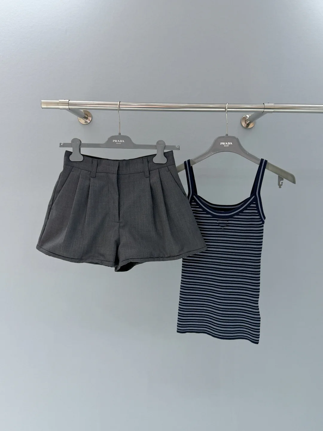 Шорты Женские Prada 11220308