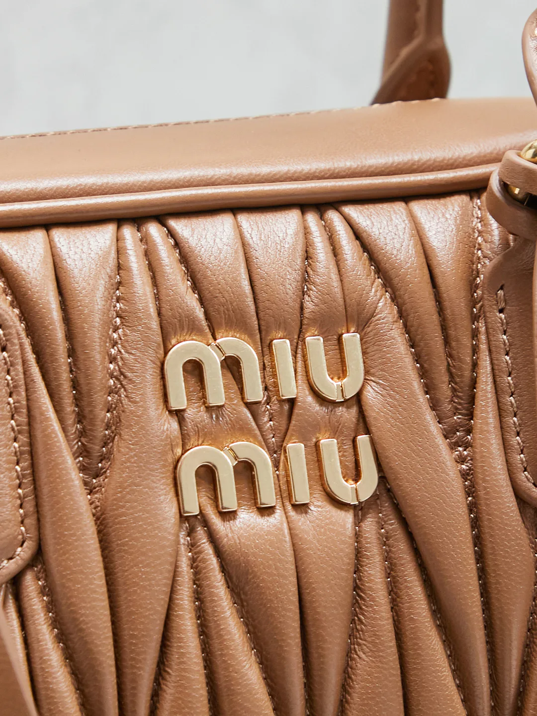 Классические Сумки Женские Miu Miu 11402761