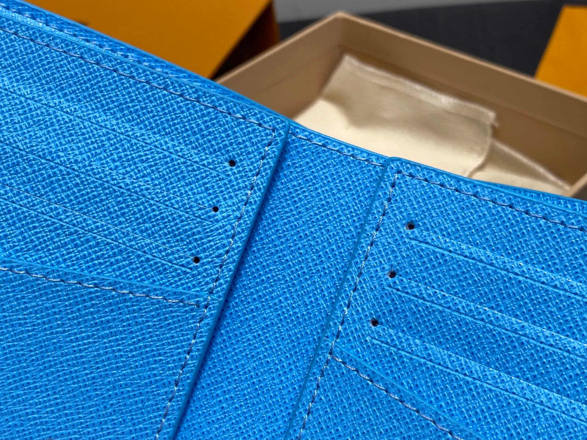 Кошельки Louis Vuitton 84002