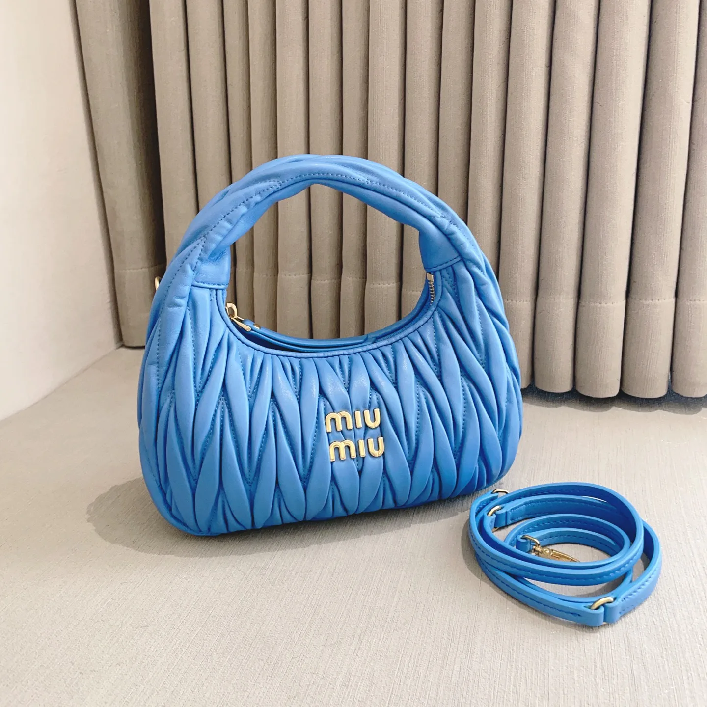 Классические Сумки Женские Miu Miu 17483309
