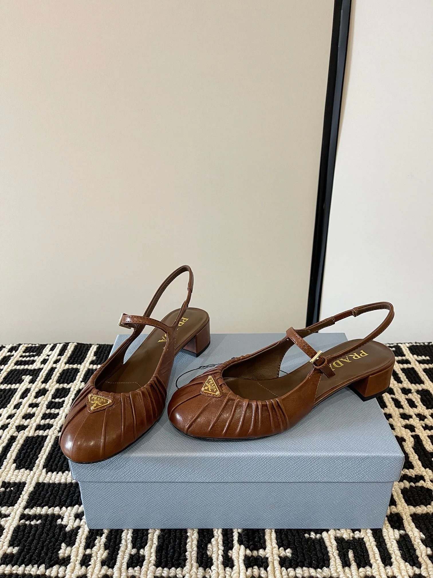 Босоножки Женские Prada 11407423