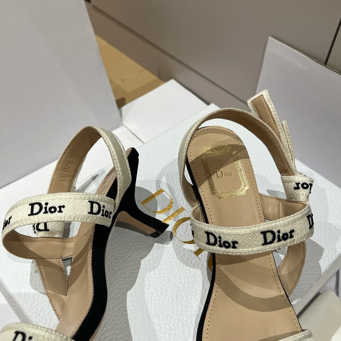 Босоножки Женские Christian Dior 13547407