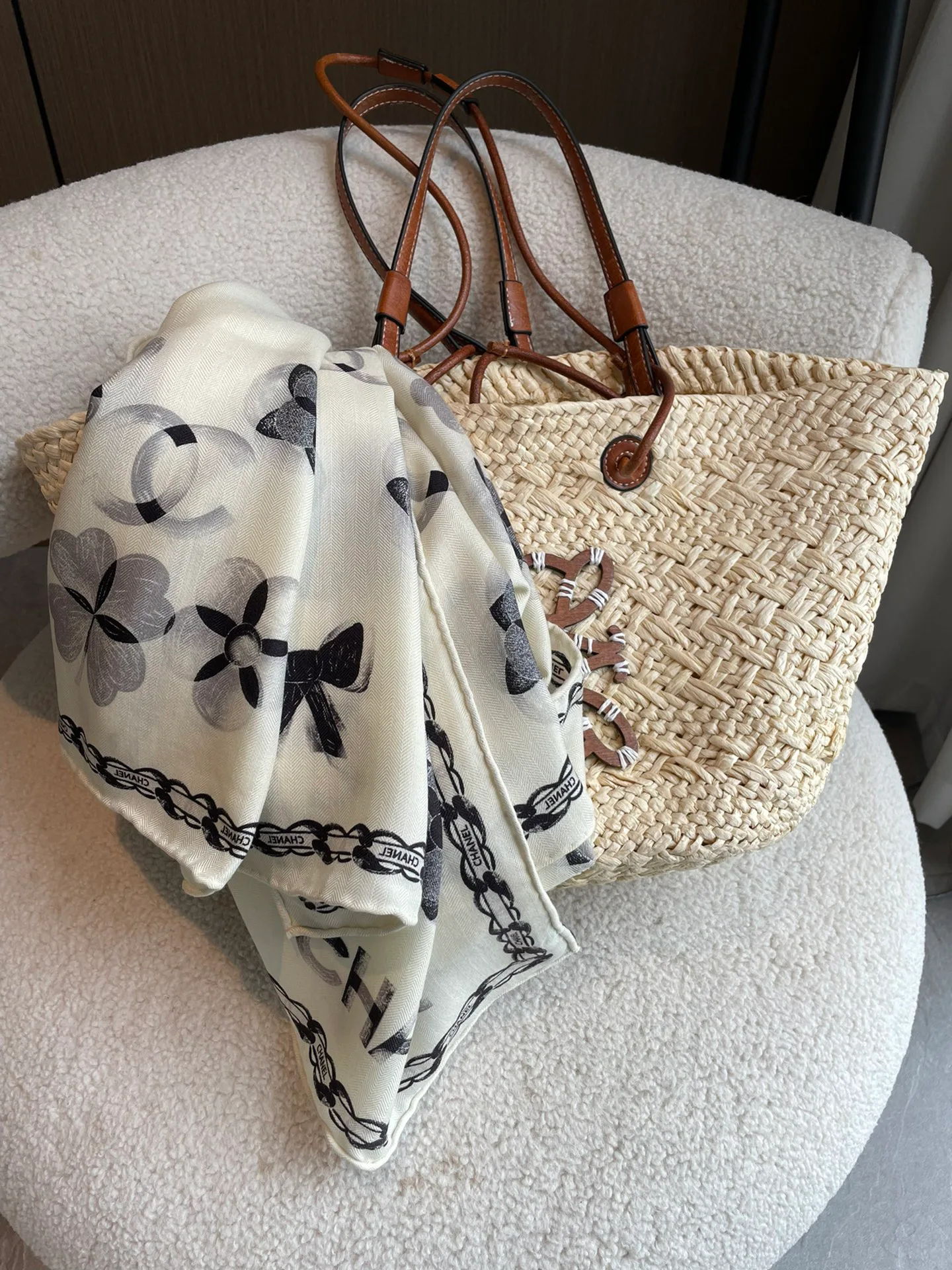 Шарфы Chanel 12468870