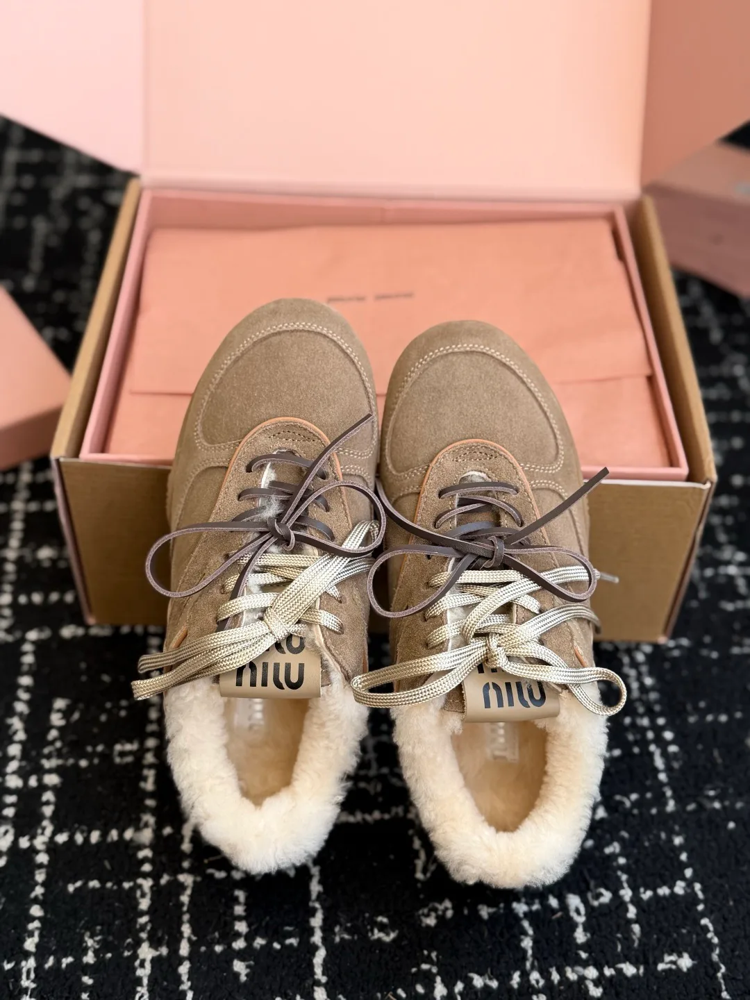 Кроссовки Женские Miu Miu 18309205