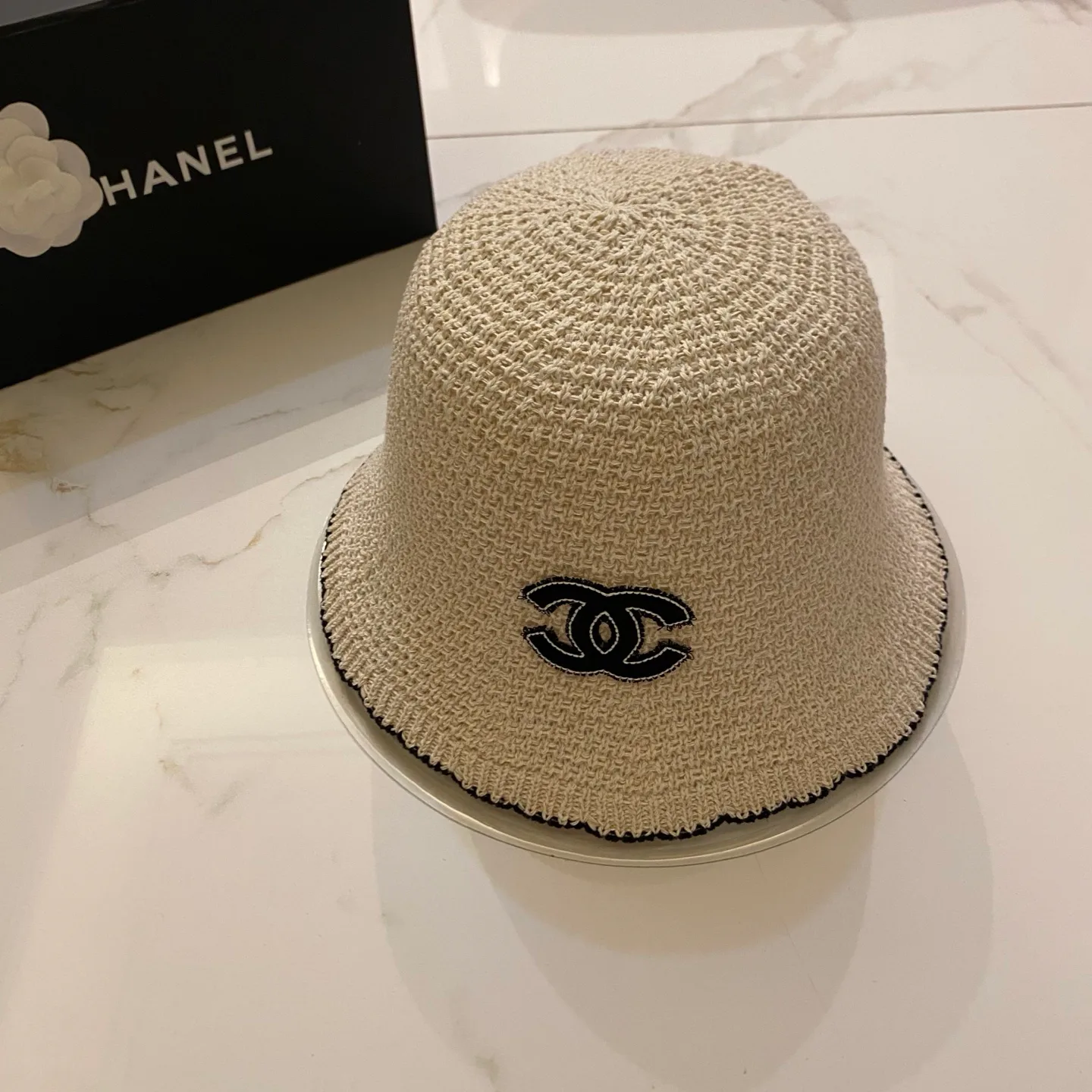 Головные Уборы Chanel 17498307