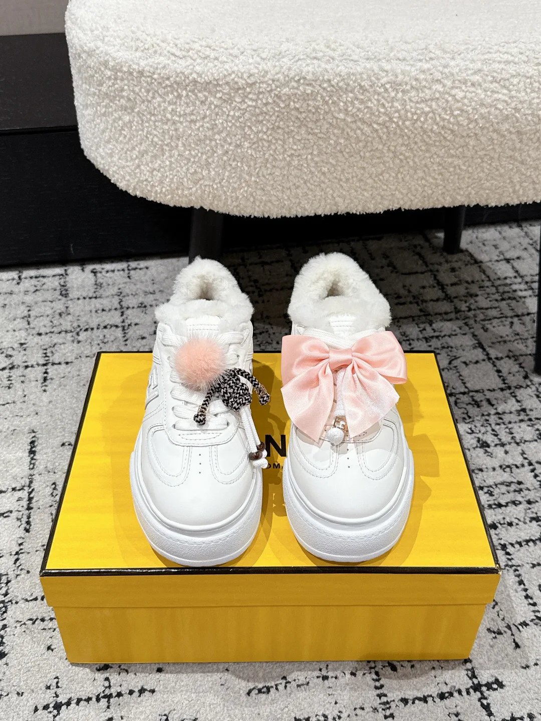 Кроссовки Женские Fendi 740296