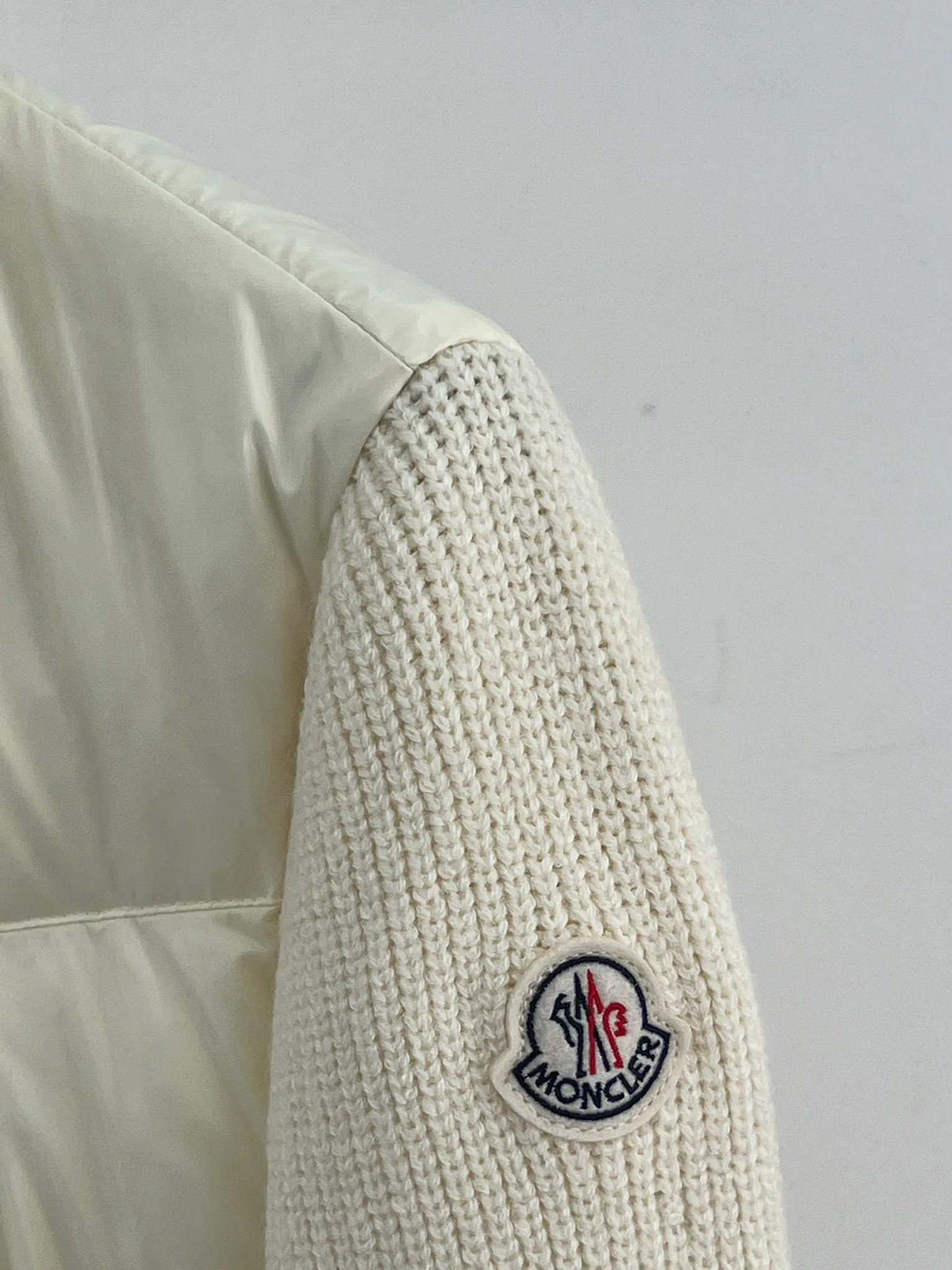 Куртки И Пуховики Женские Moncler 18415621