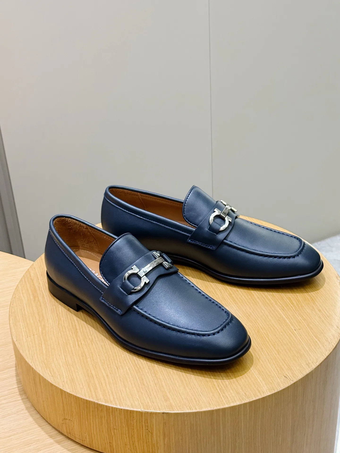 Лоферы И Туфли Мужские Salvatore Ferragamo 18101487