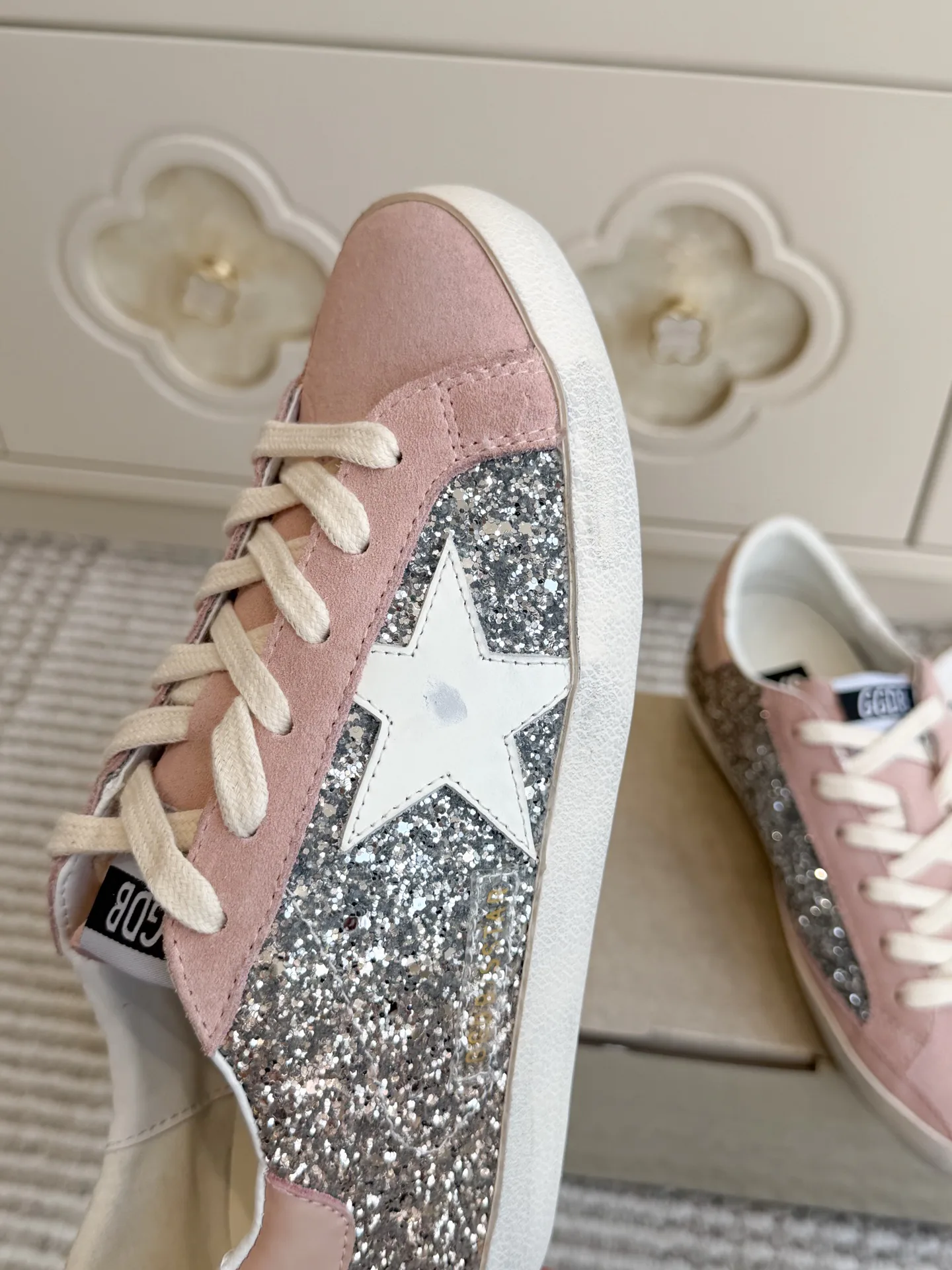 Кроссовки Женские Golden Goose 18737585