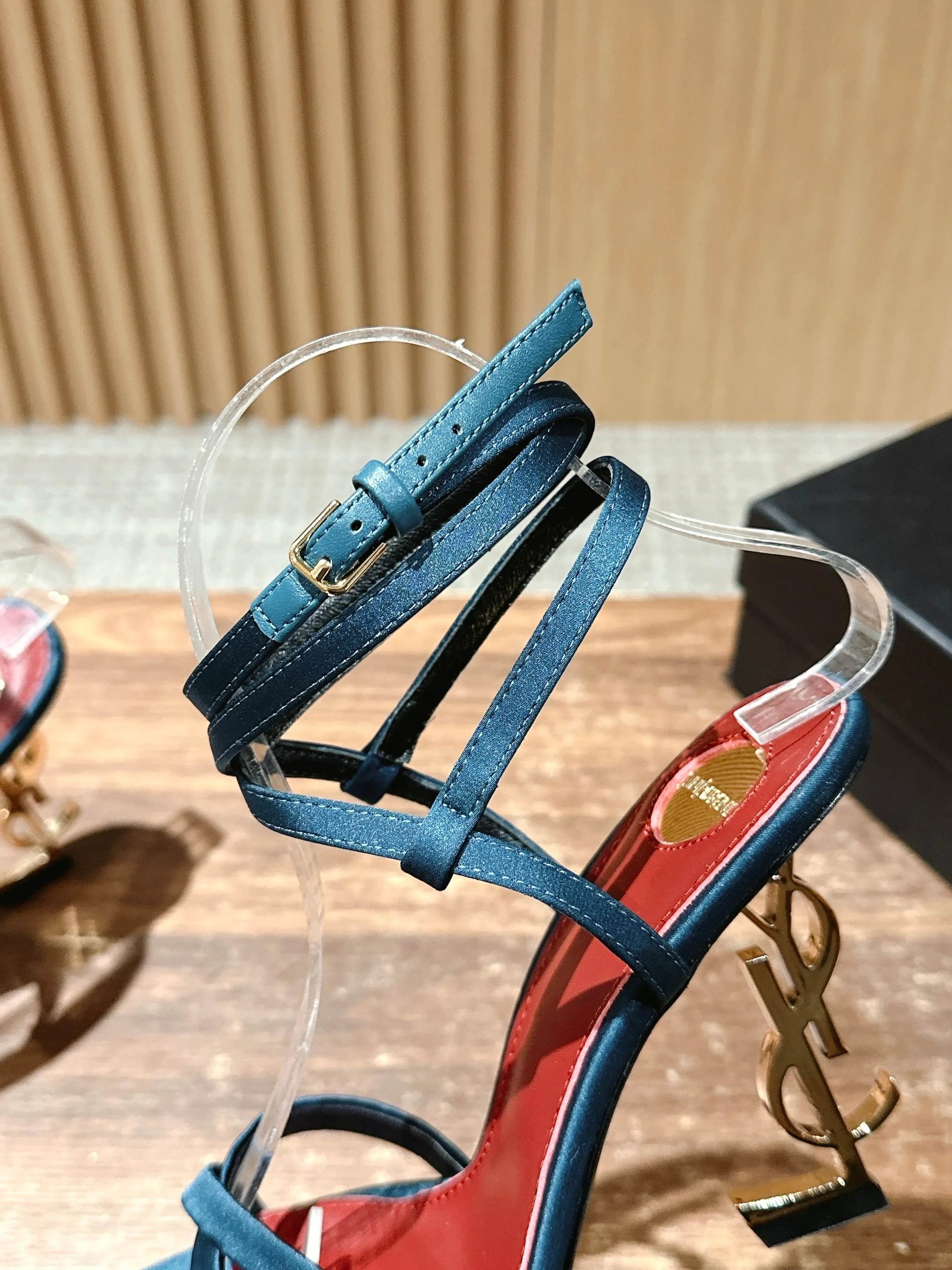 Босоножки Женские Saint Laurent 54905