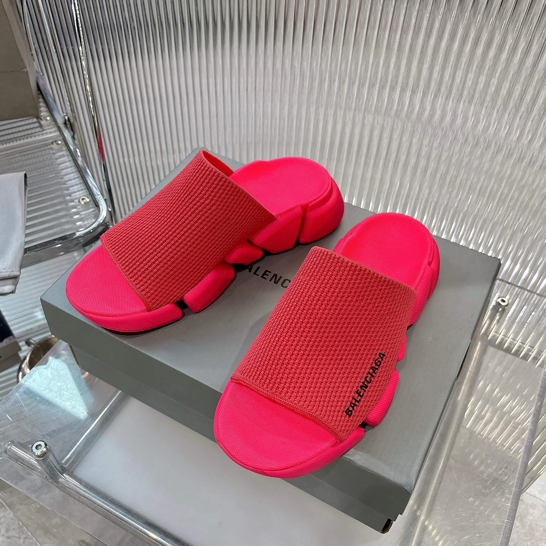 Шлепанцы Женские Balenciaga 17182655