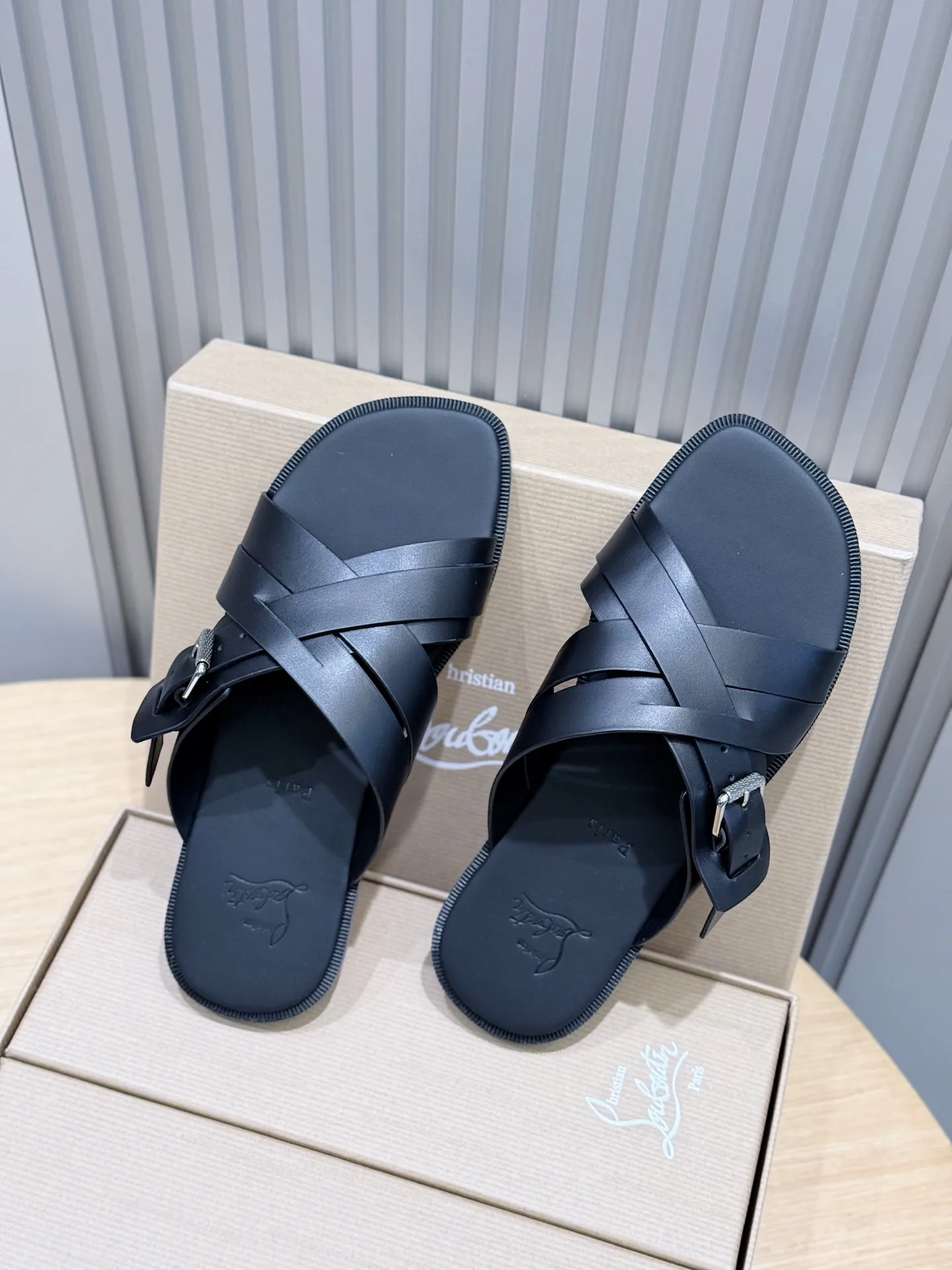 Сандалии Мужские Christian Louboutin 13164642