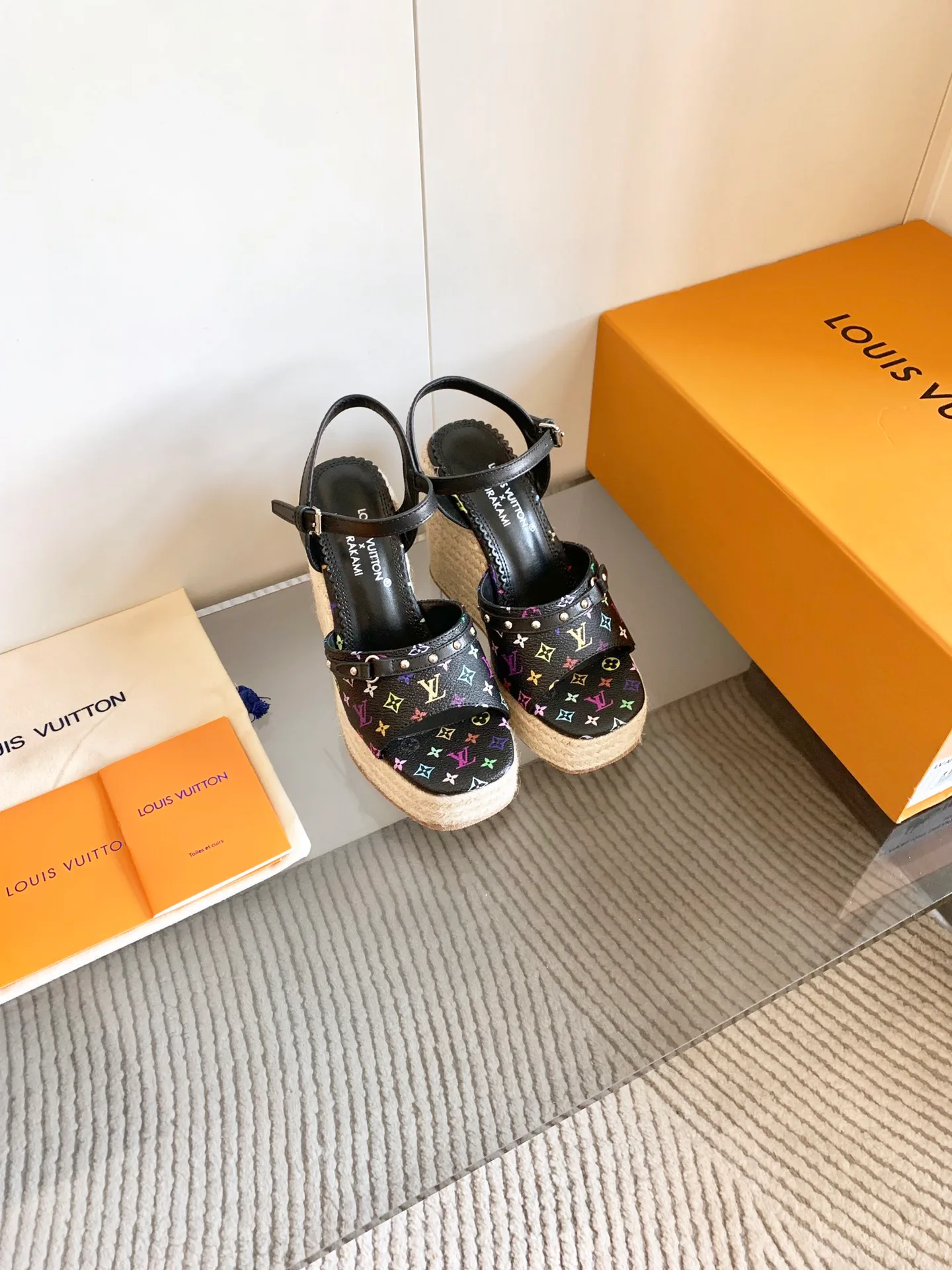 Босоножки Женские Louis Vuitton 28056