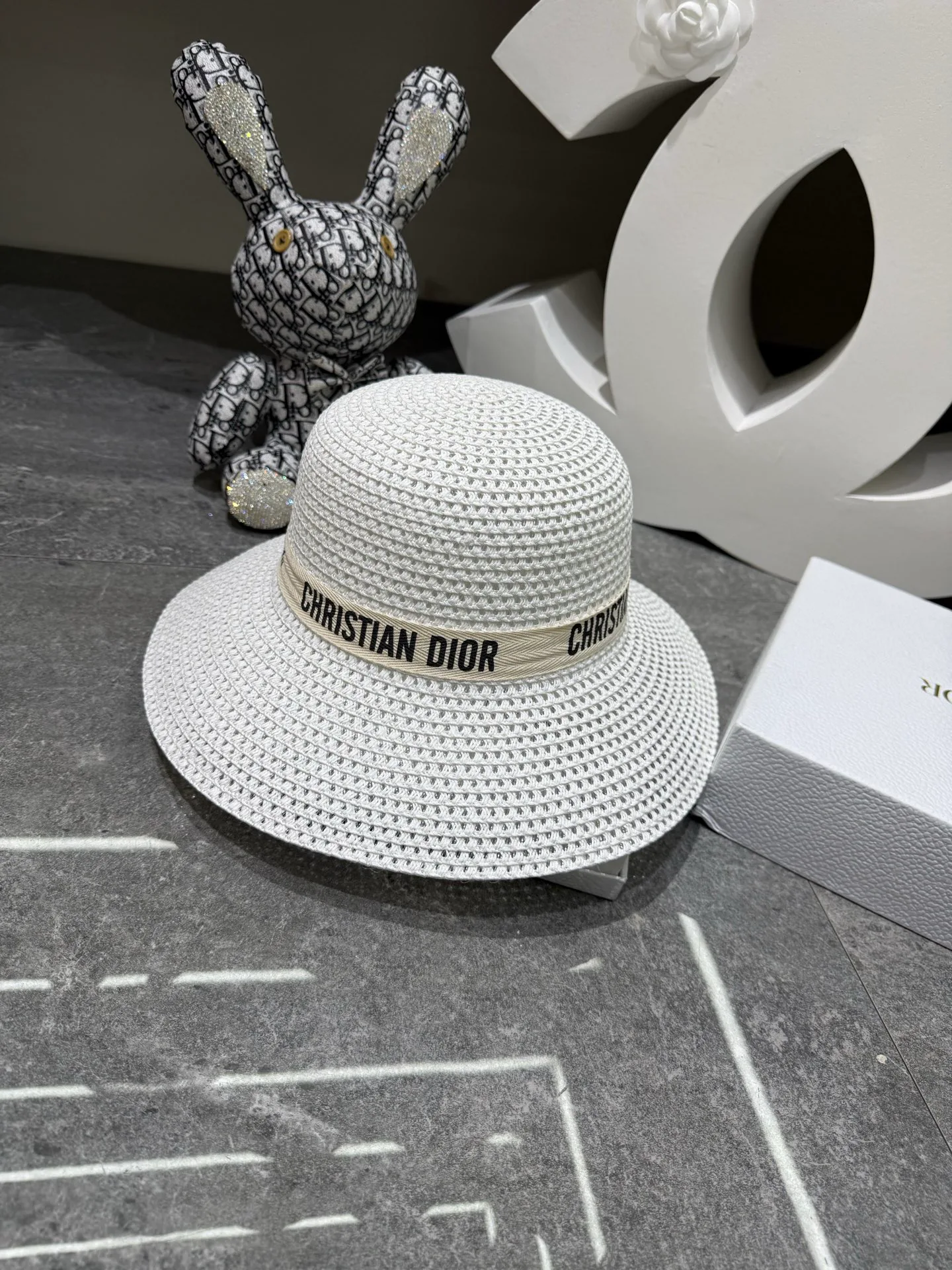 Головные Уборы Christian Dior 17810496