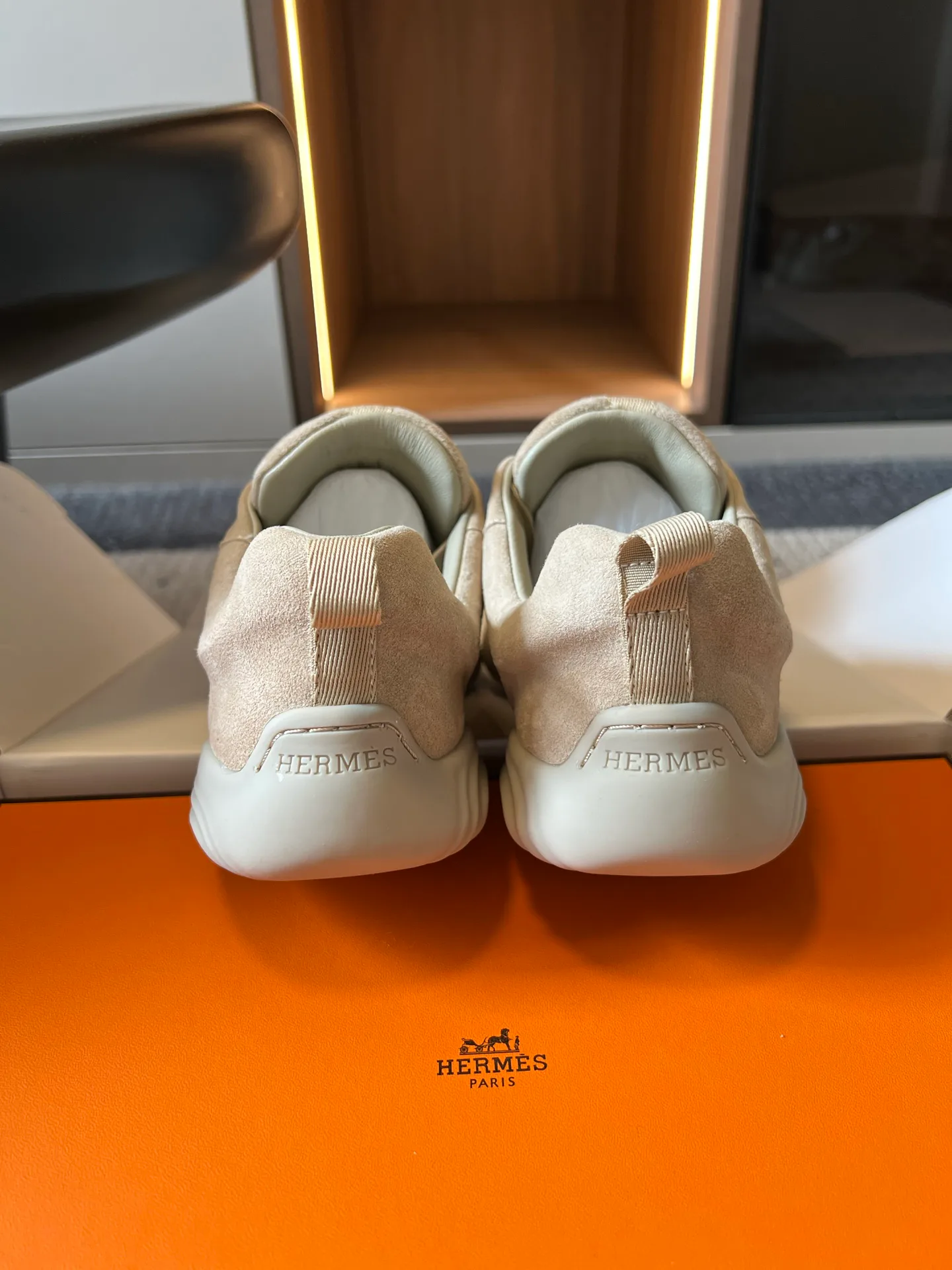 Кроссовки Женские Hermes 17625158
