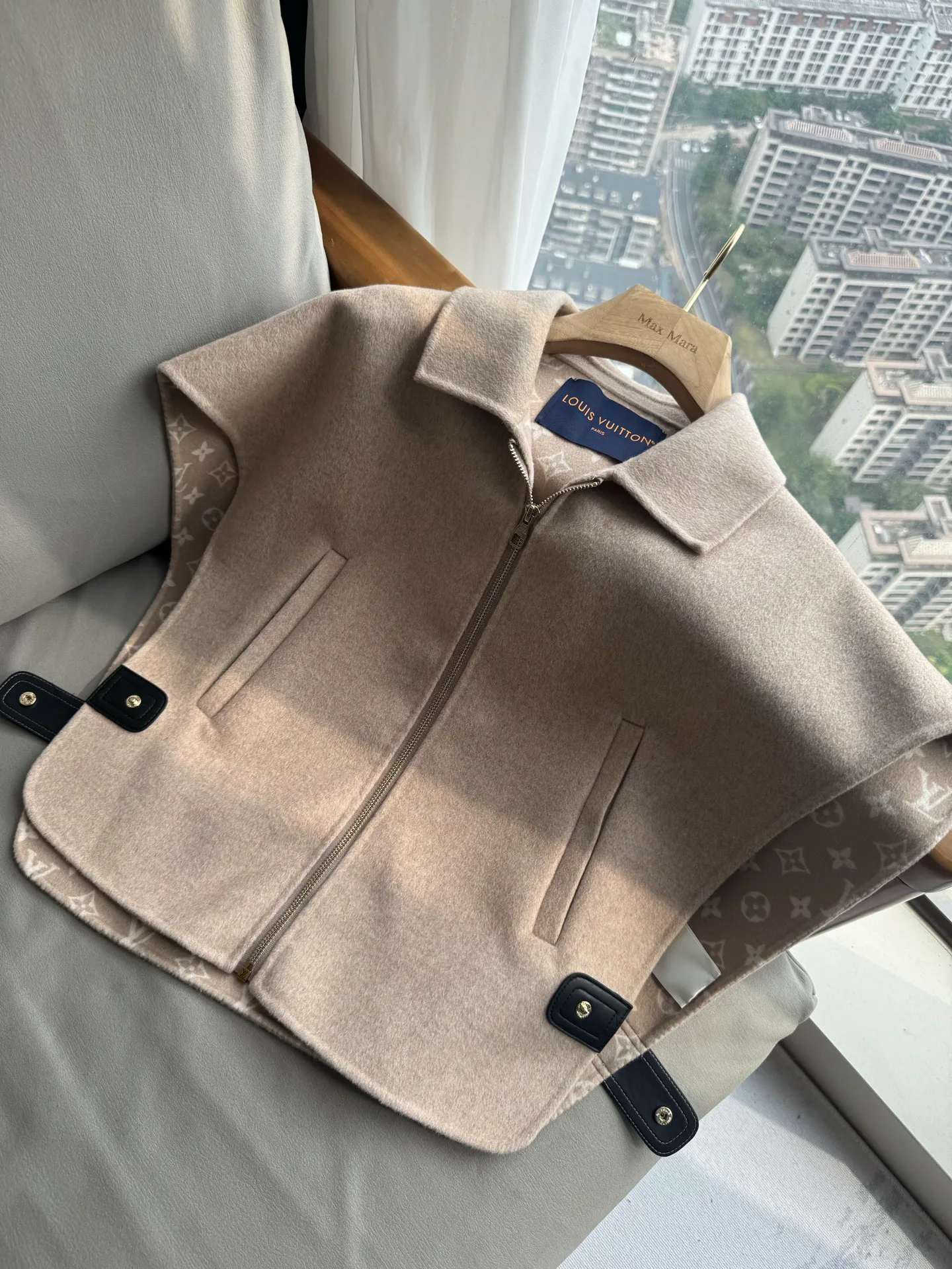 Жилеты Женские Louis Vuitton 19162512