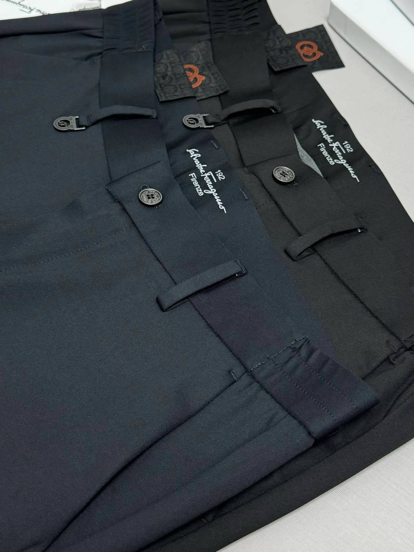 Брюки Женские Salvatore Ferragamo 11480531