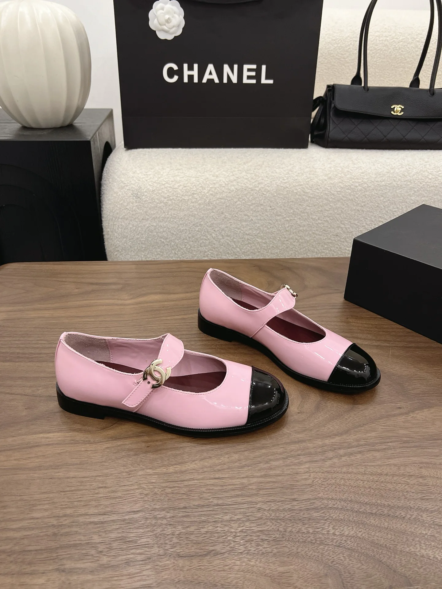 Туфли Женские Chanel 17342636