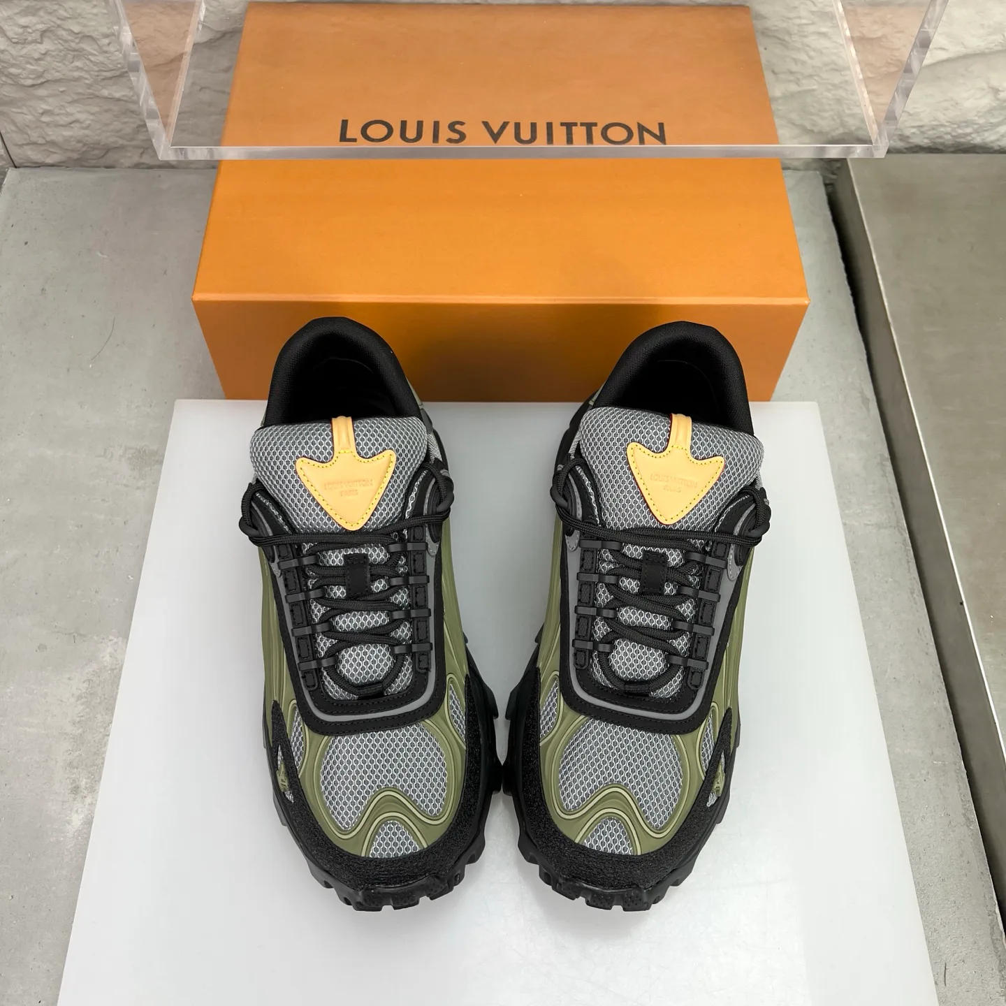 Кроссовки Мужские Louis Vuitton 11638101