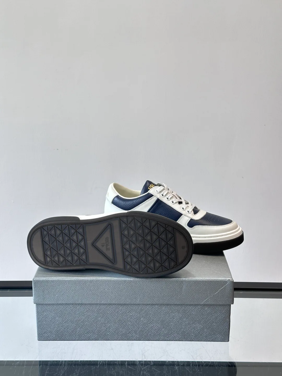 Кроссовки Мужские Prada 241807