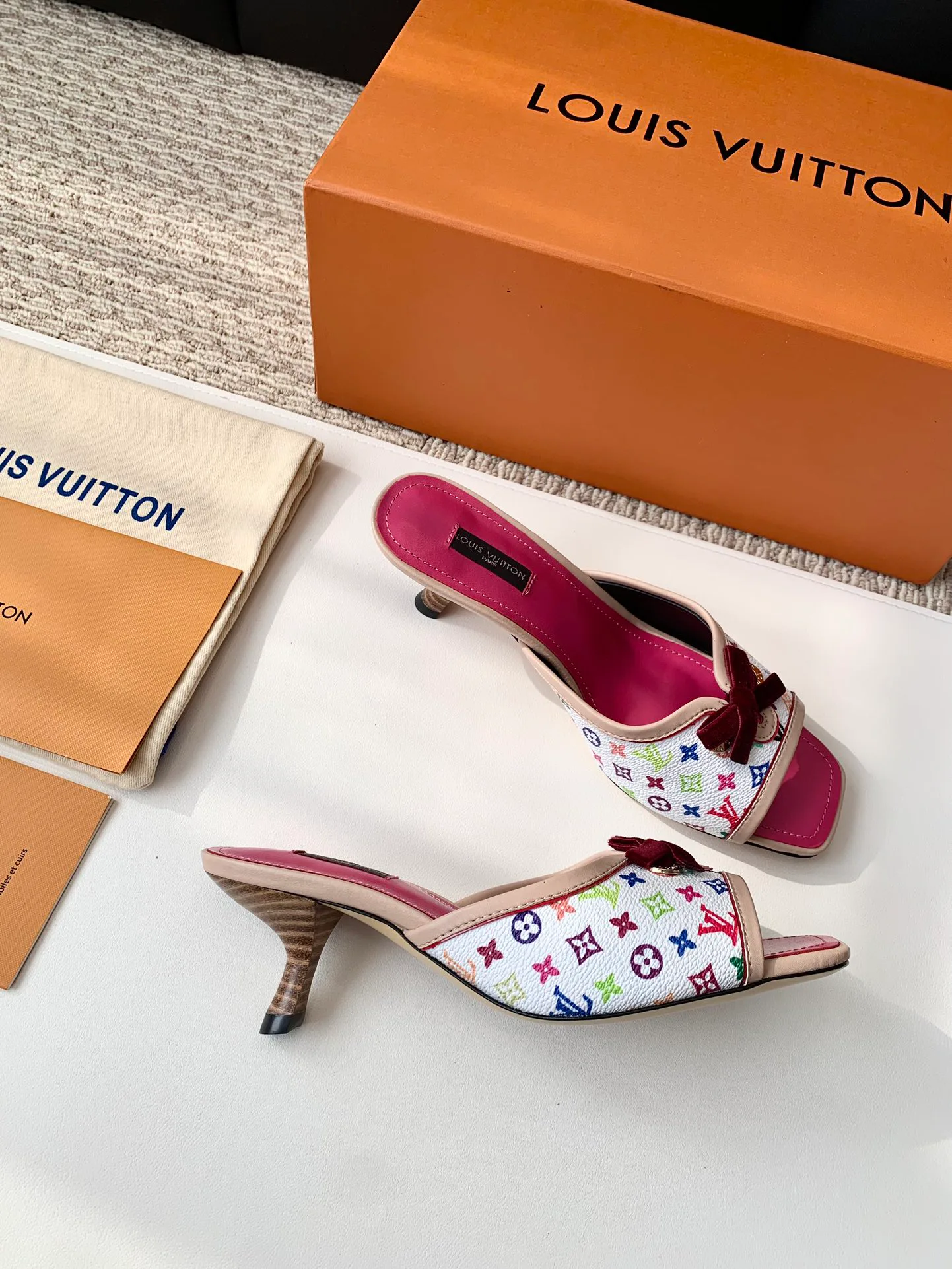 Туфли Женские Louis Vuitton 11263783