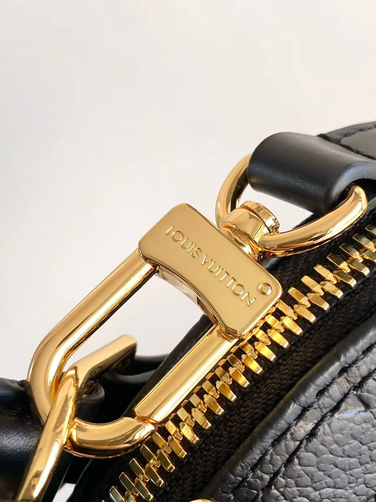 Классические Сумки Женские Louis Vuitton 13370396