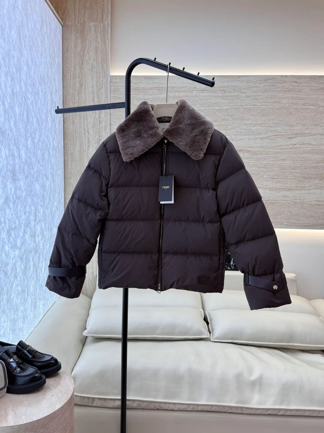 Куртки И Пуховики Женские Fendi 19572374