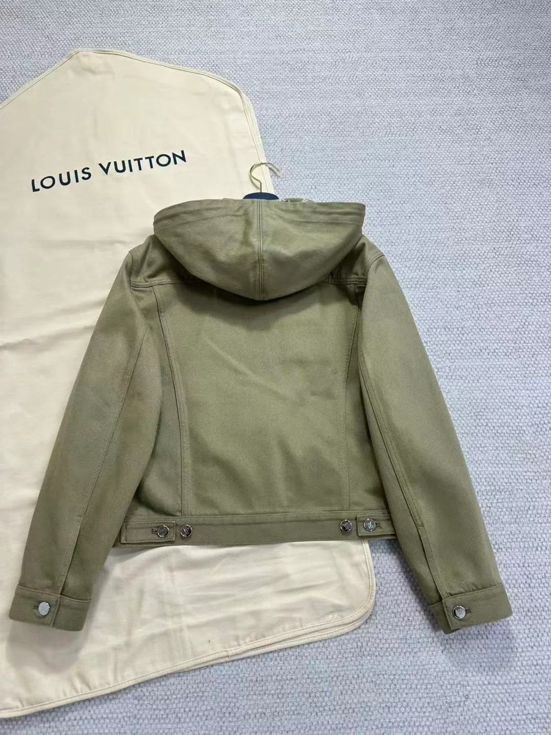 Куртки И Пуховики Женские Louis Vuitton 18189413