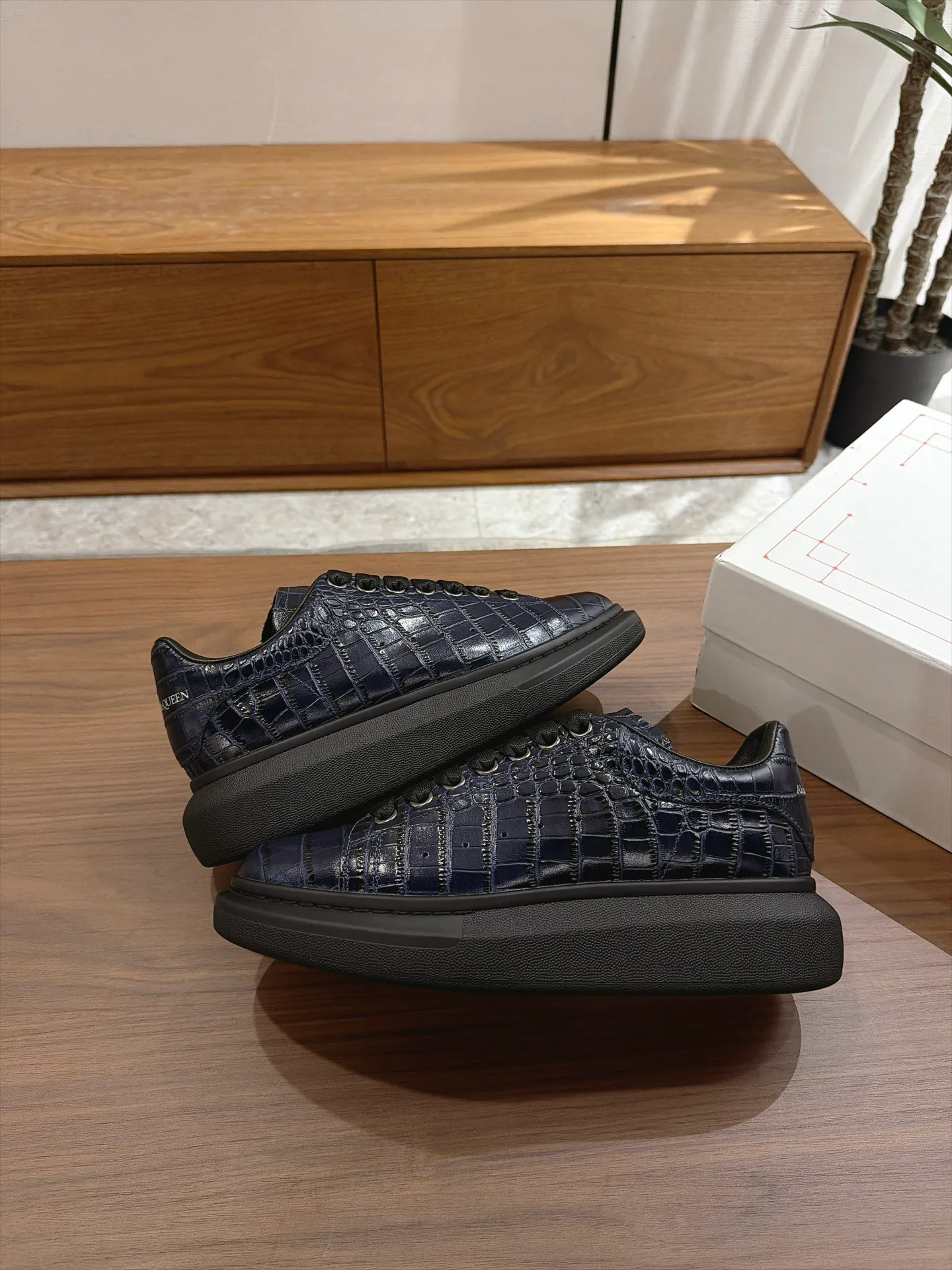 Кроссовки Женские Alexander Mcqueen 18159797