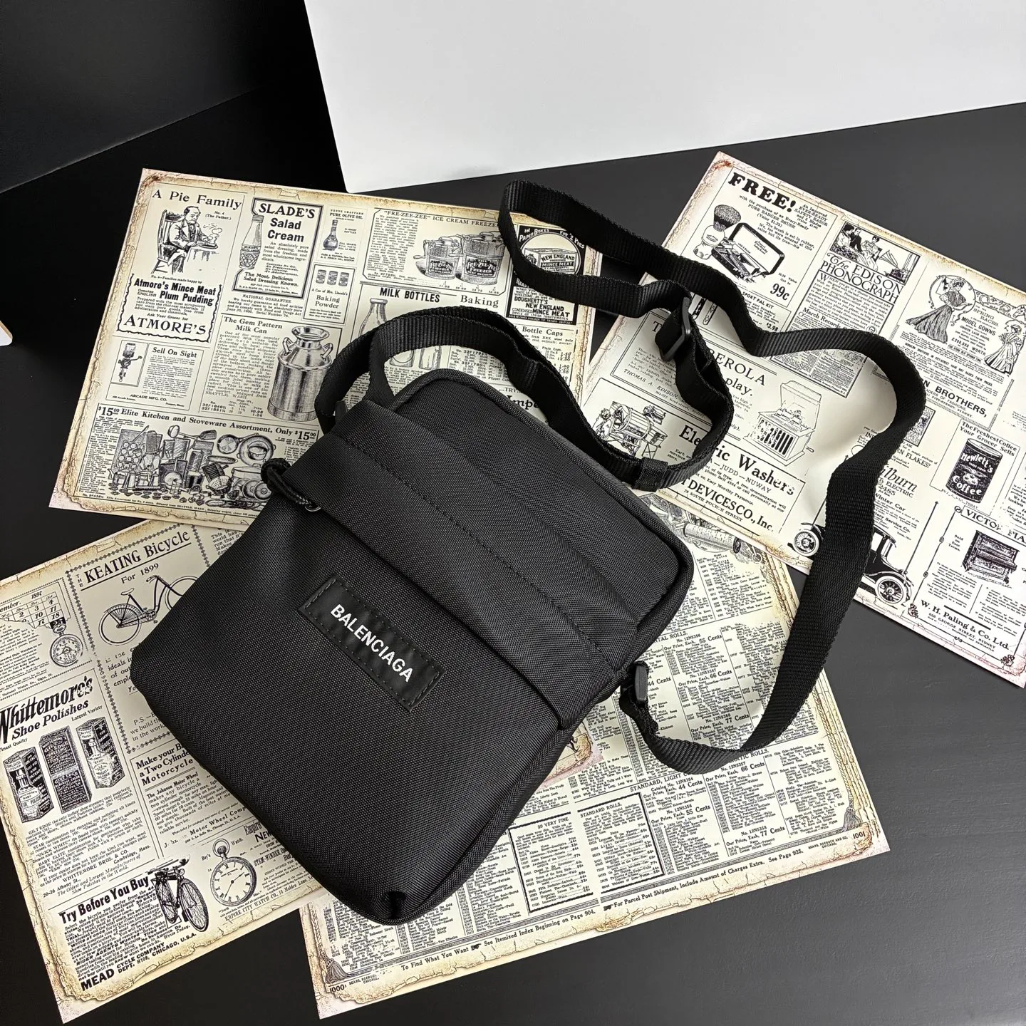 Сумки На Ремне Женские Balenciaga 18136513