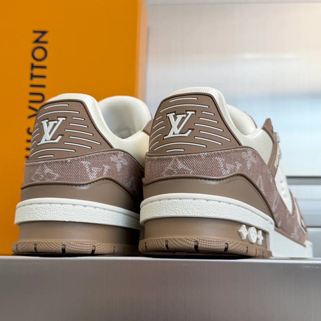 Кроссовки Женские Louis Vuitton 4304582