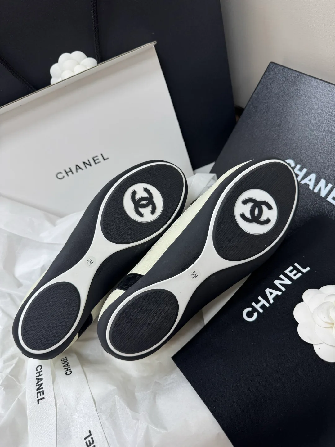 Кроссовки Женские Chanel 17358825