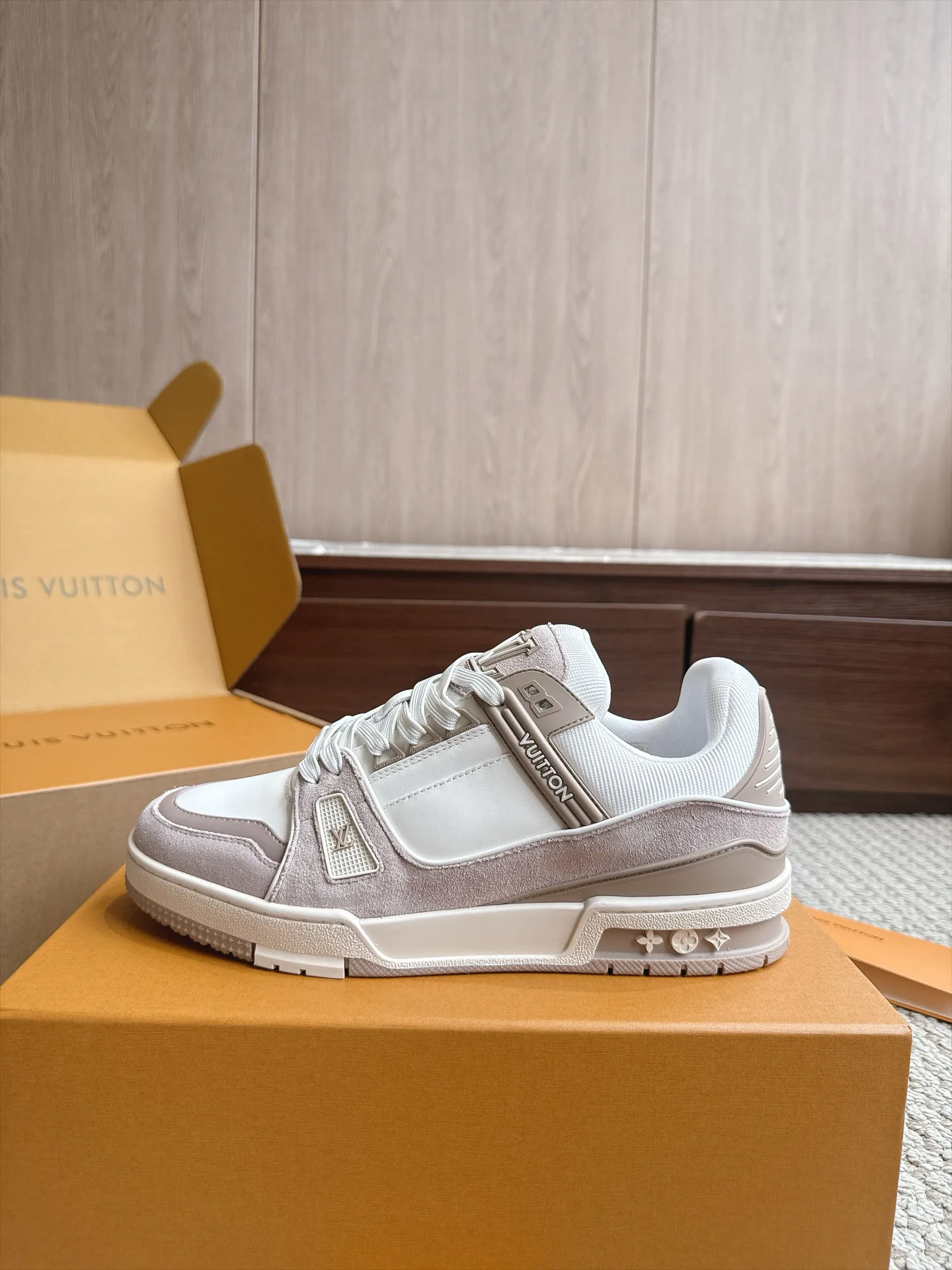 Кроссовки Мужские Louis Vuitton 18039312