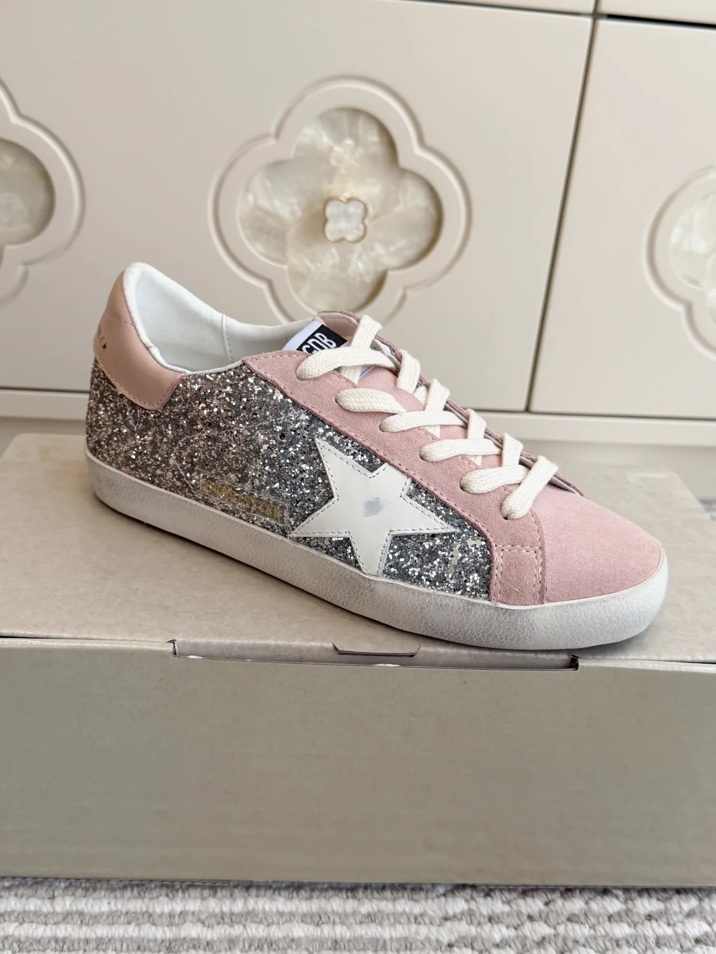 Кроссовки Женские Golden Goose 18737585