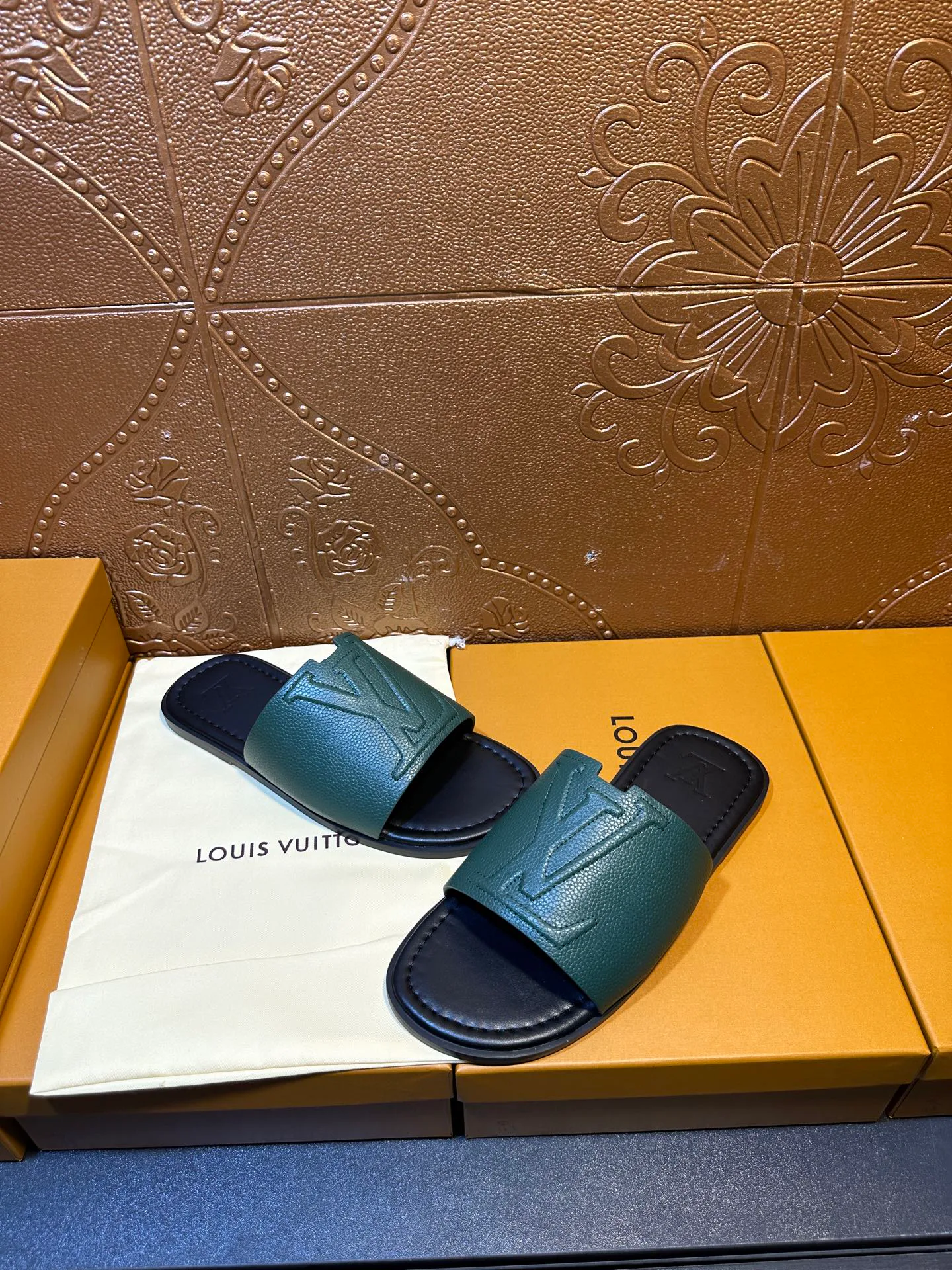 Шлепанцы Мужские Louis Vuitton 11488109