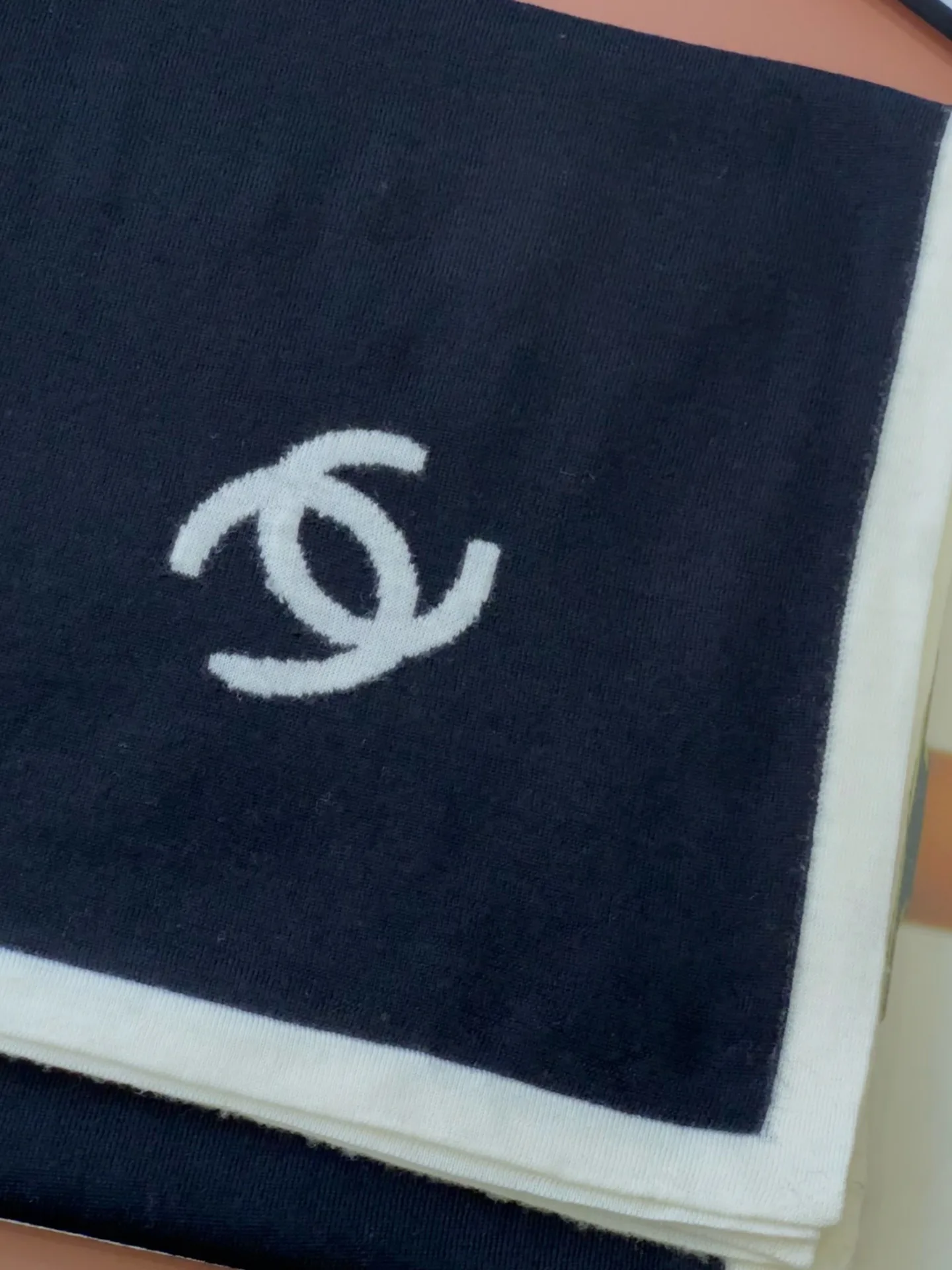 Шарфы Chanel 18127778