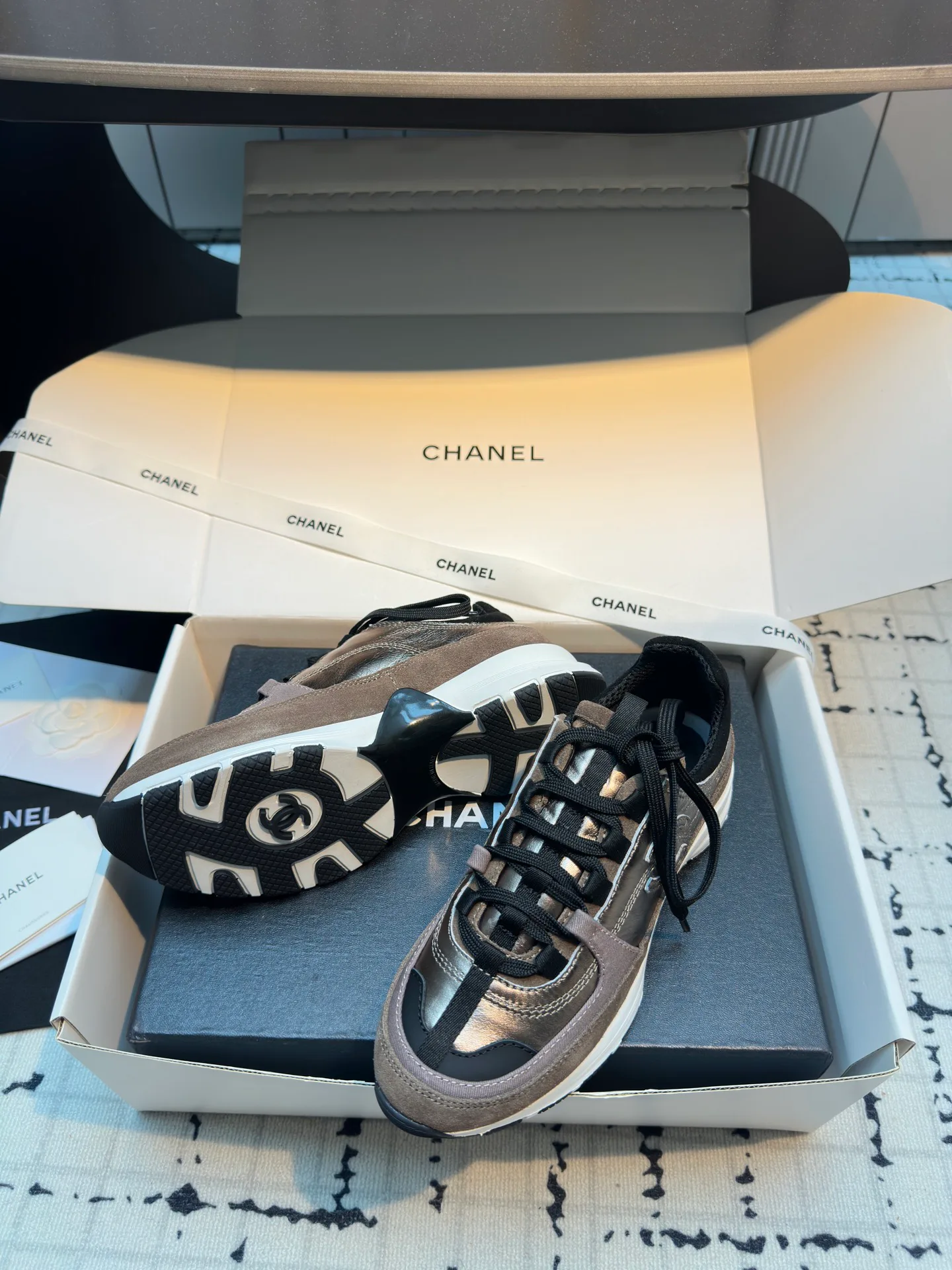 Кроссовки Женские Chanel 10468489