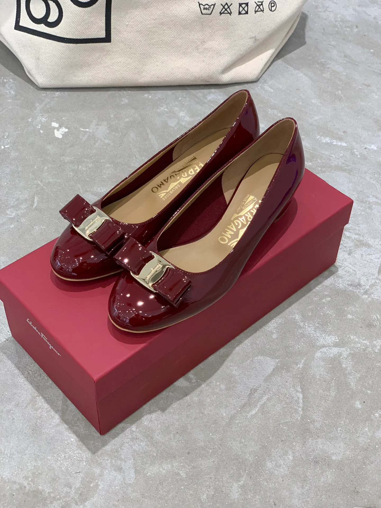 Туфли Женские Salvatore Ferragamo 18340705