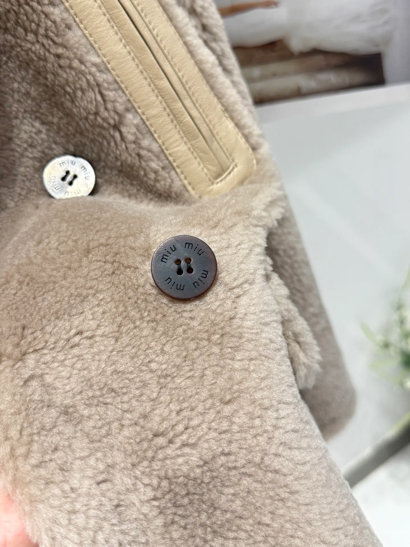 Кожаные Куртки И Дублёнки Женские Miu Miu 4771610