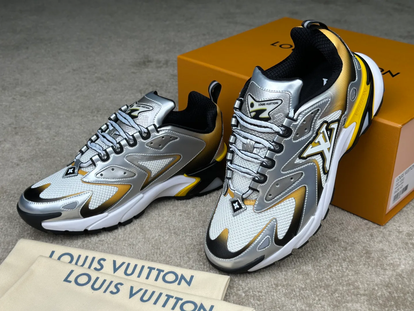 Кроссовки Мужские Louis Vuitton 22966