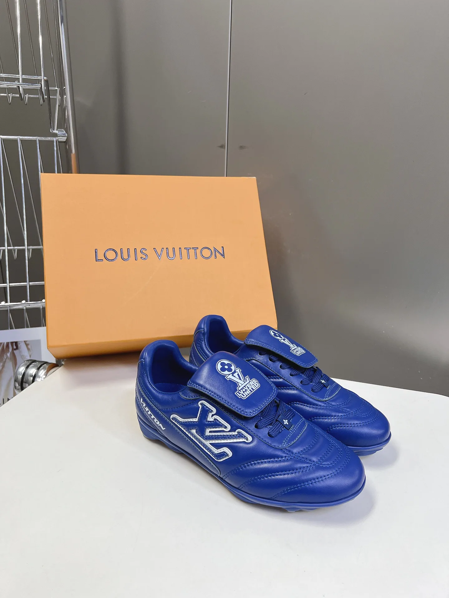 Кроссовки Женские Louis Vuitton 9389