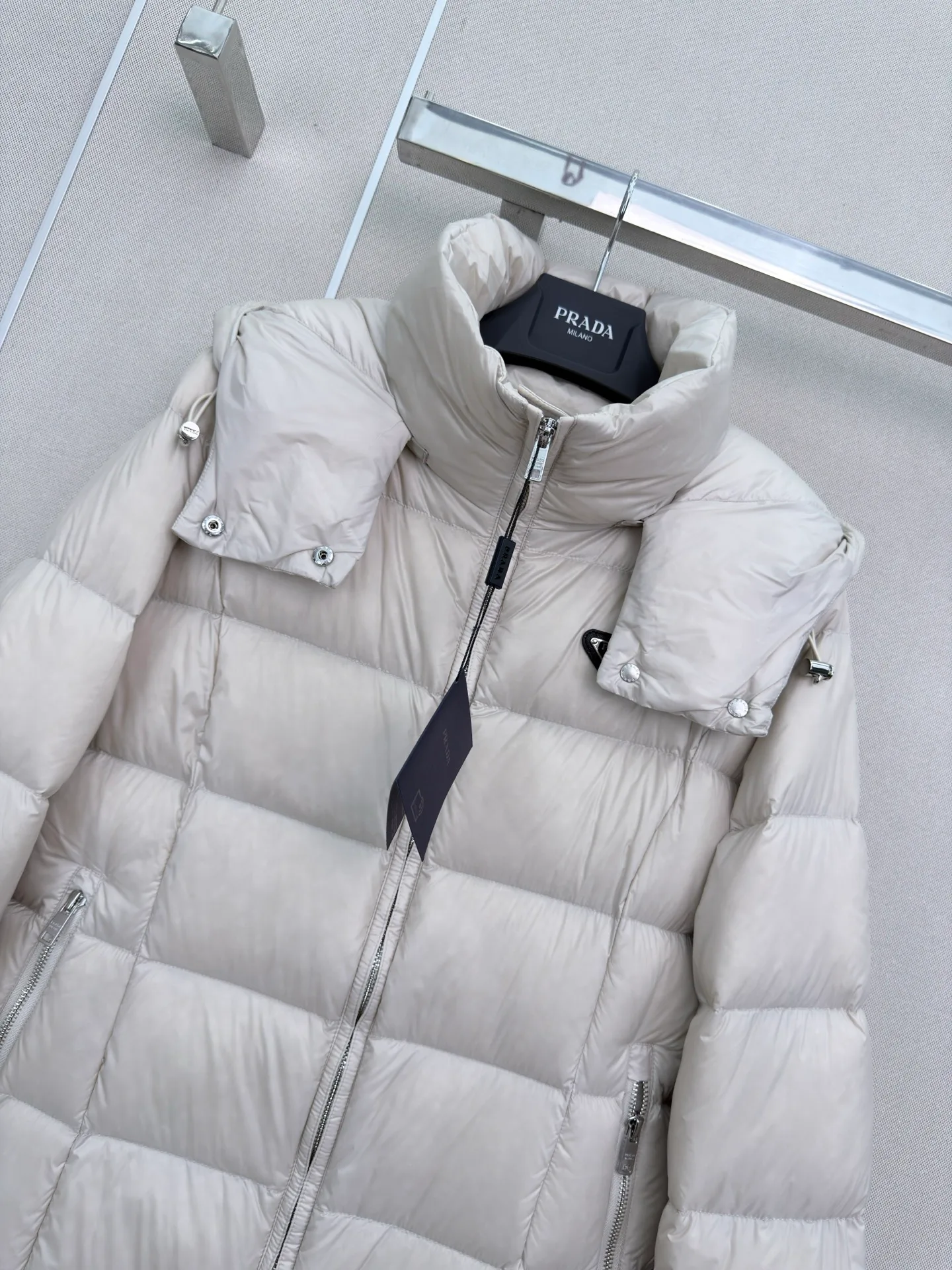 Куртки И Пуховики Женские Prada 18185808