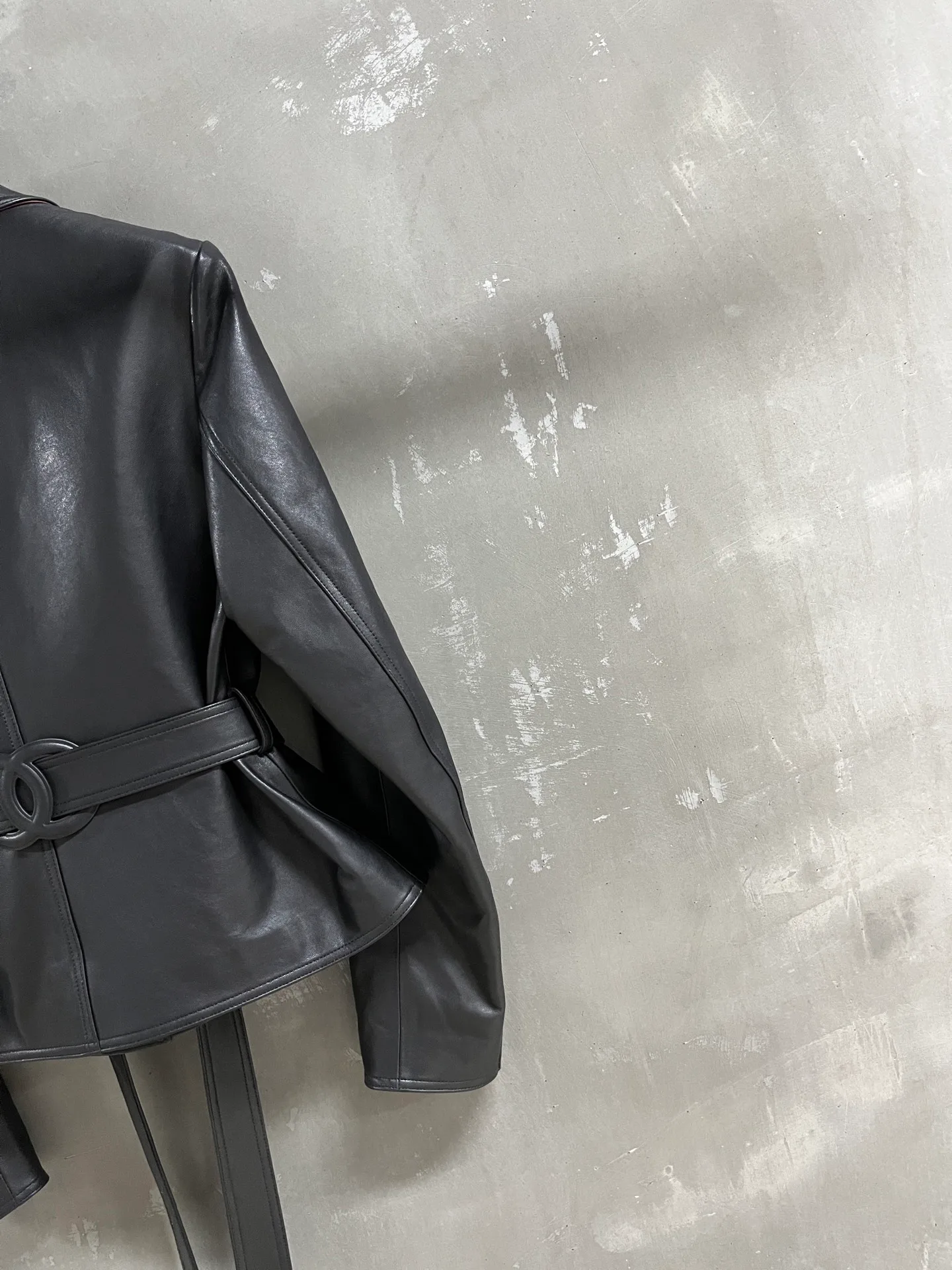Кожаные Куртки И Дублёнки Женские Chanel 18015897