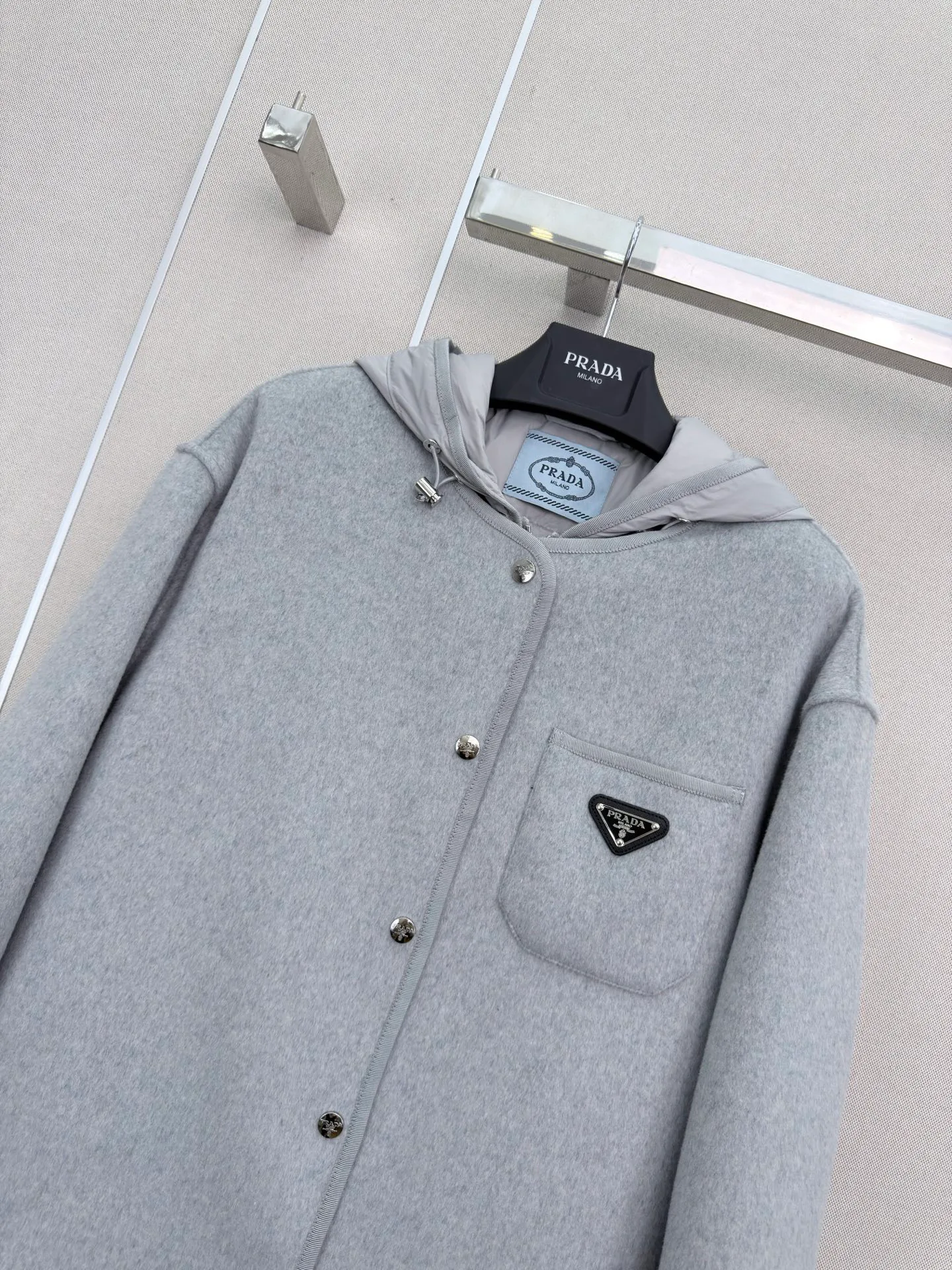 Куртки И Пуховики Женские Prada 18185778