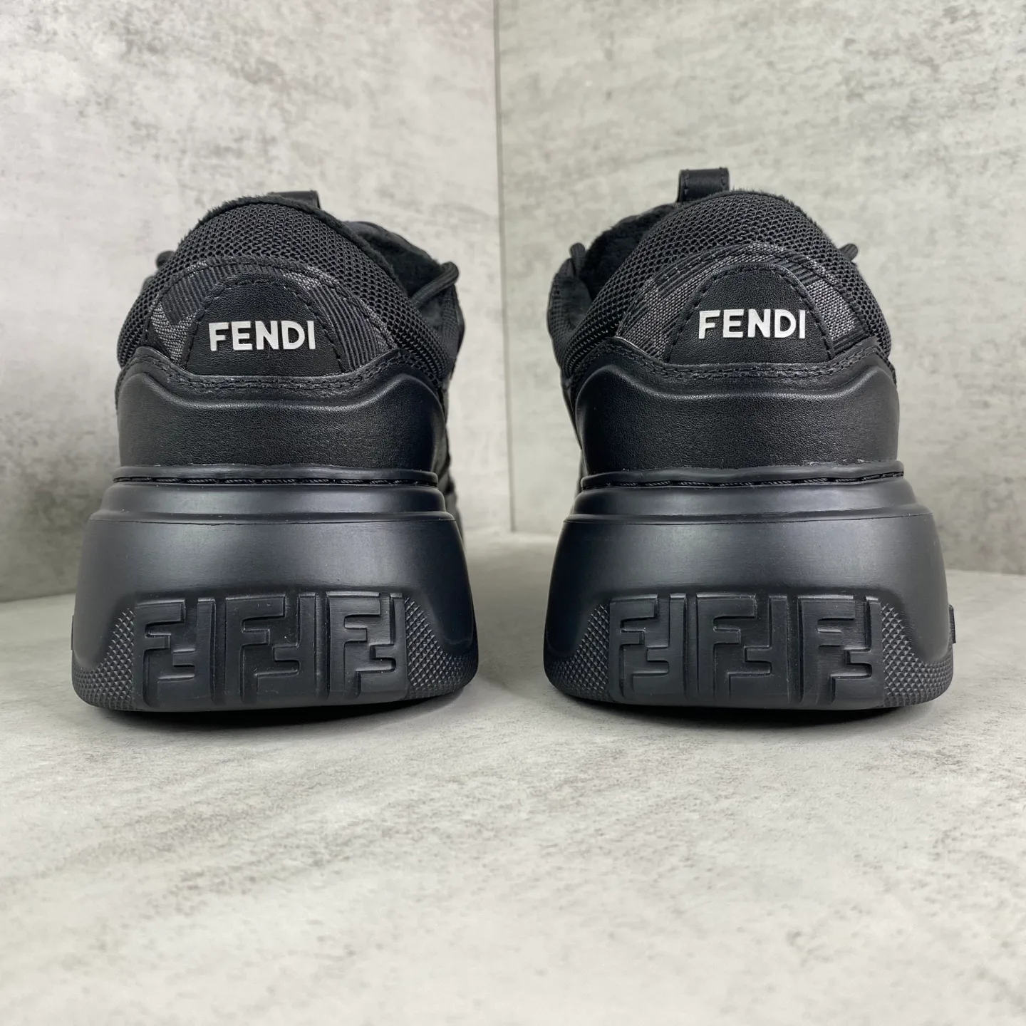 Кроссовки Мужские Fendi 275355