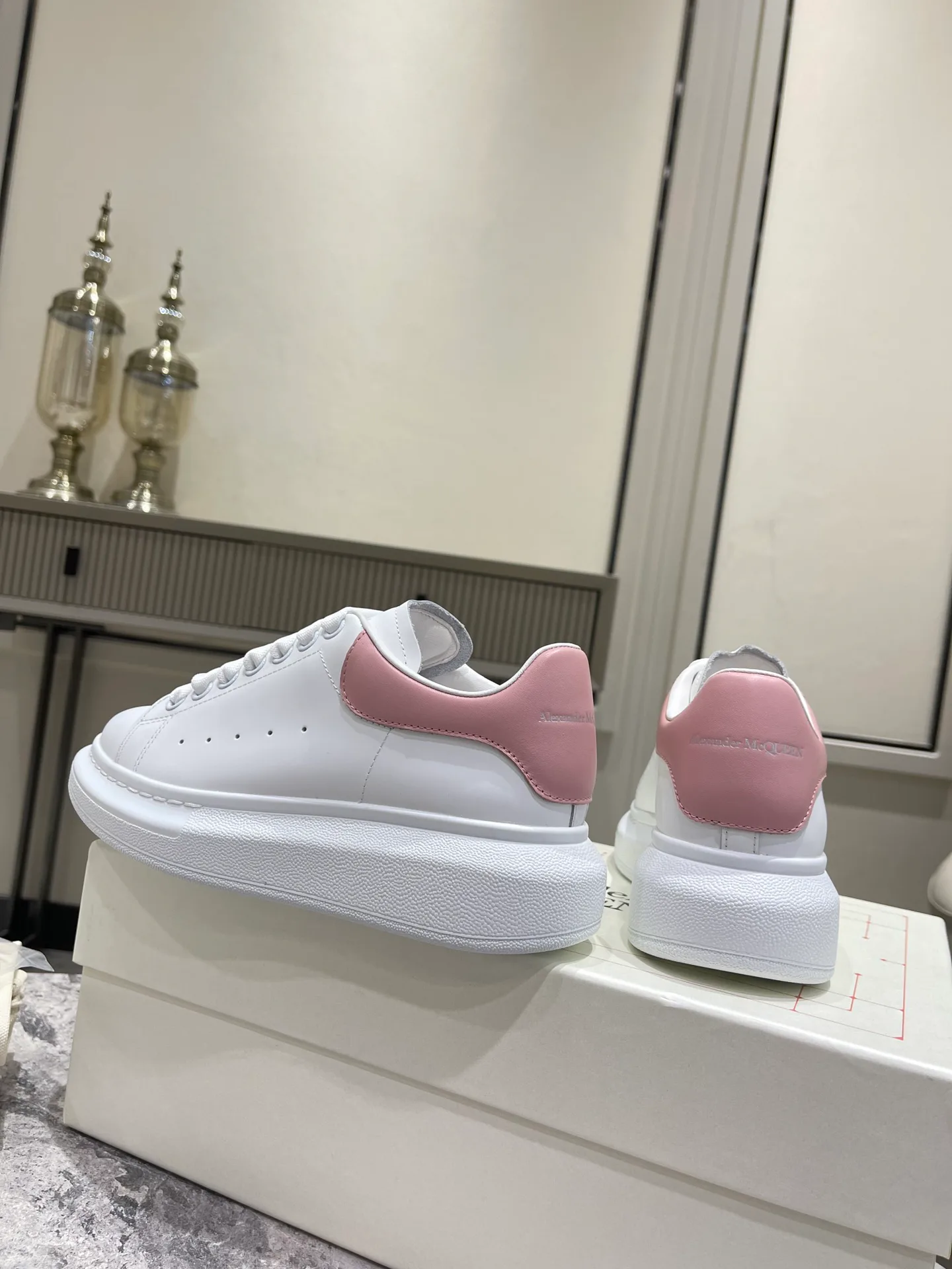 Кроссовки Женские Alexander Mcqueen 18373668