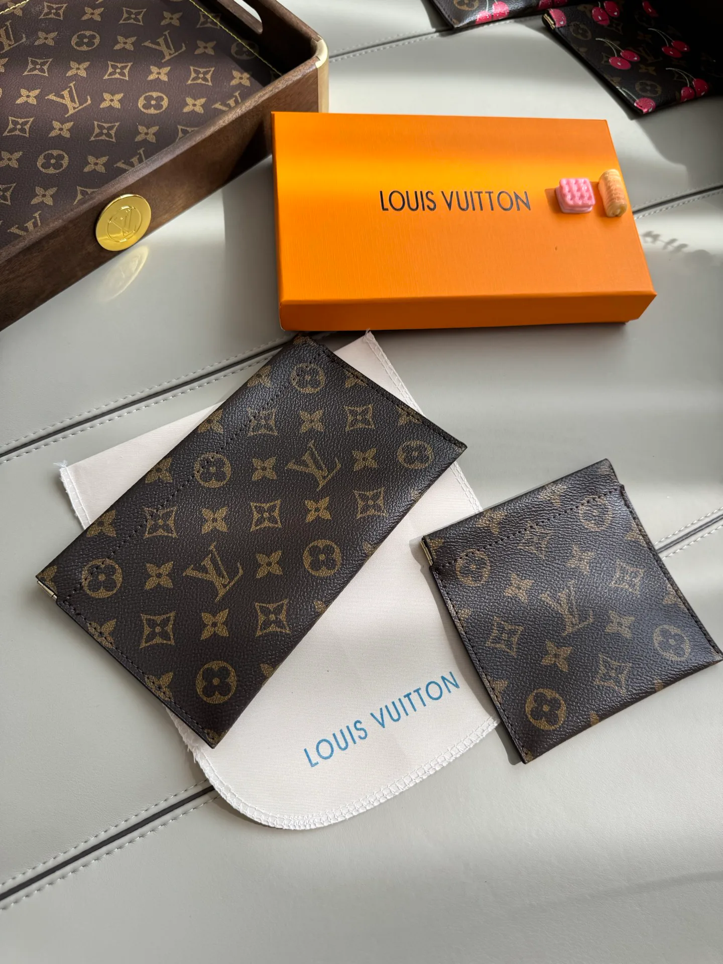 Клатчи Женские Louis Vuitton 18429620
