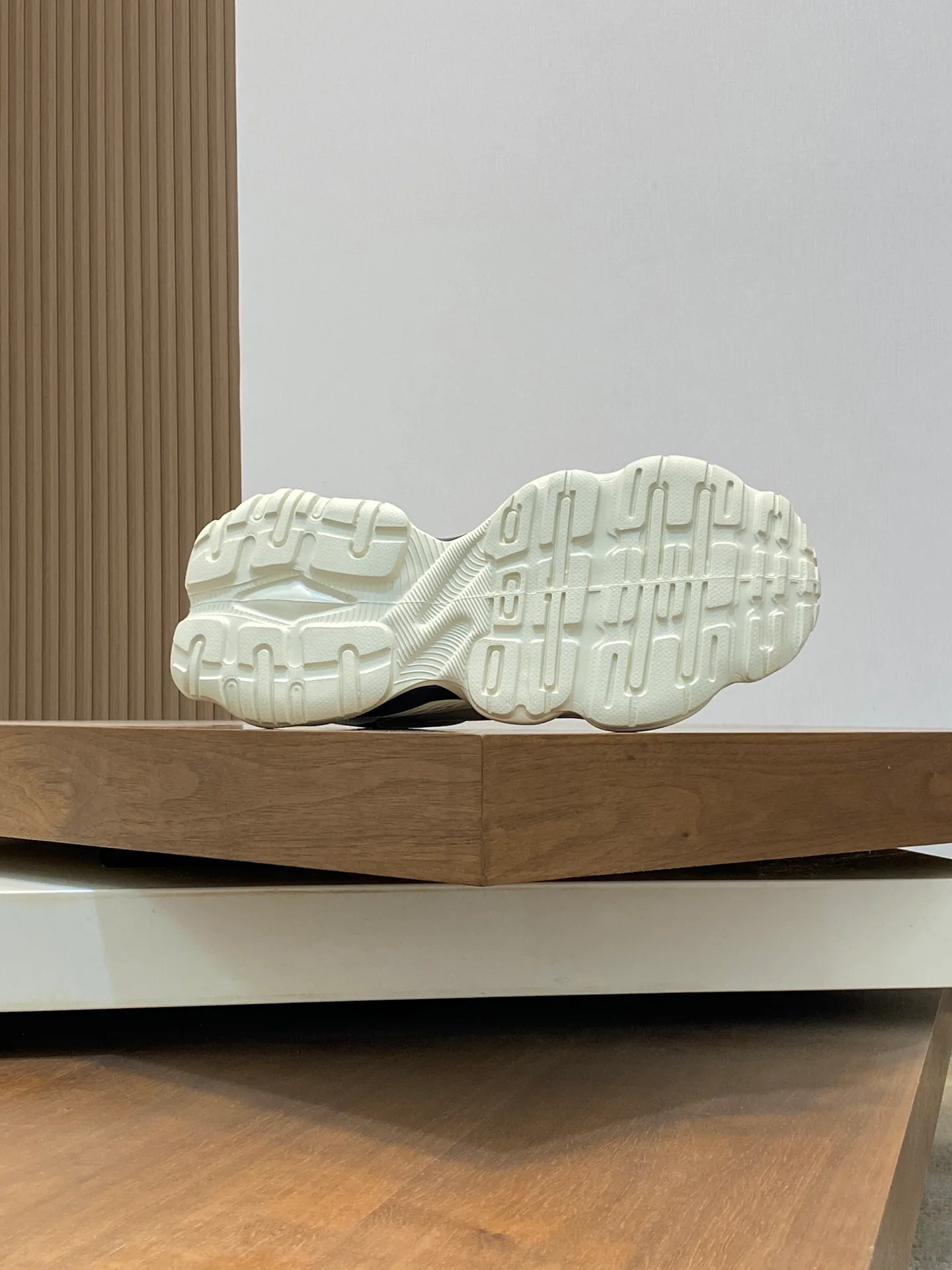 Кроссовки Женские Givenchy 11300