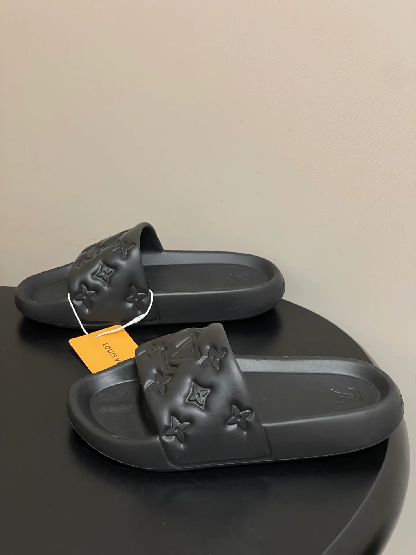 Шлепанцы Женские Louis Vuitton 12837373