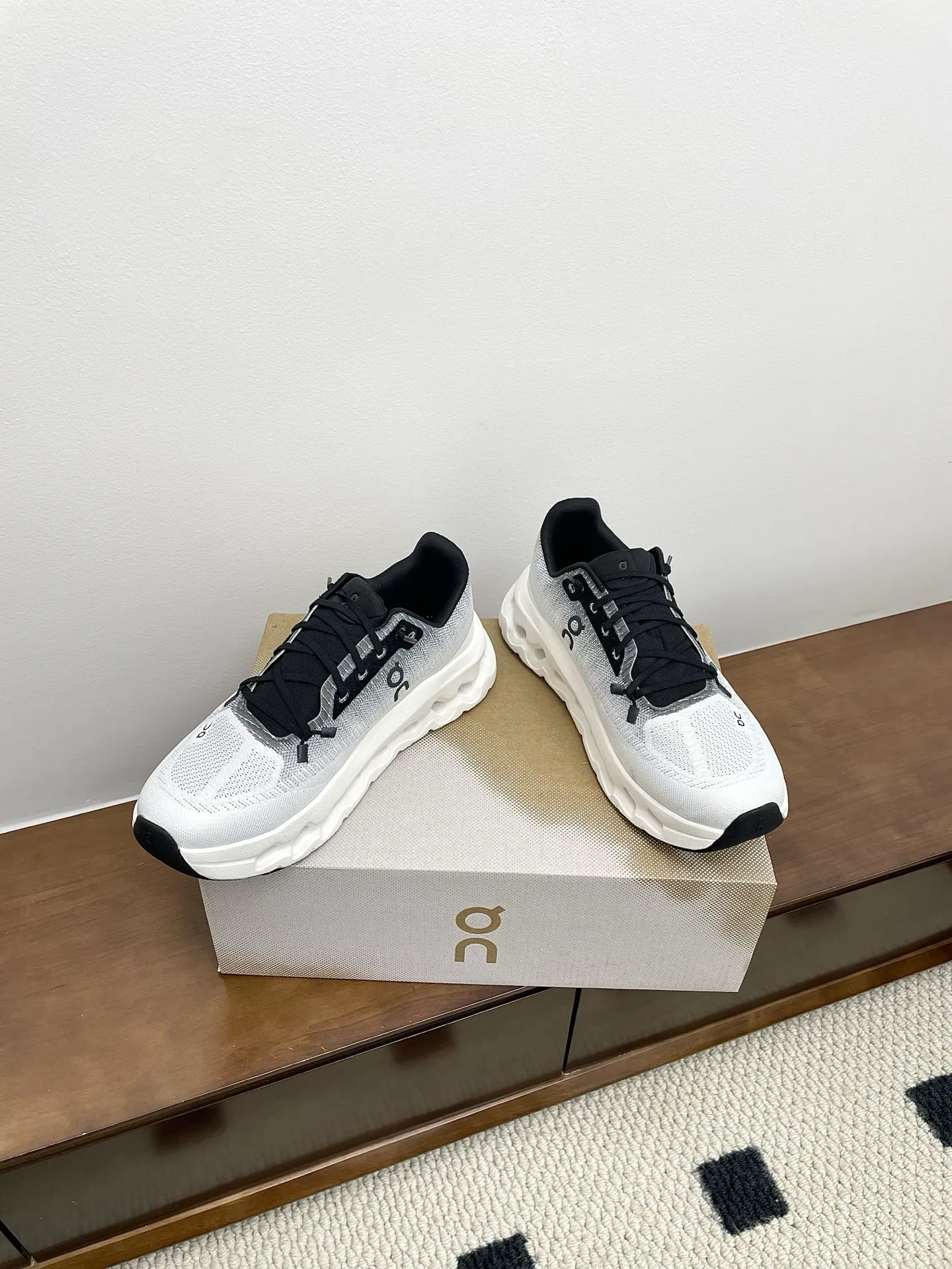 Кроссовки Женские Loewe 3675798